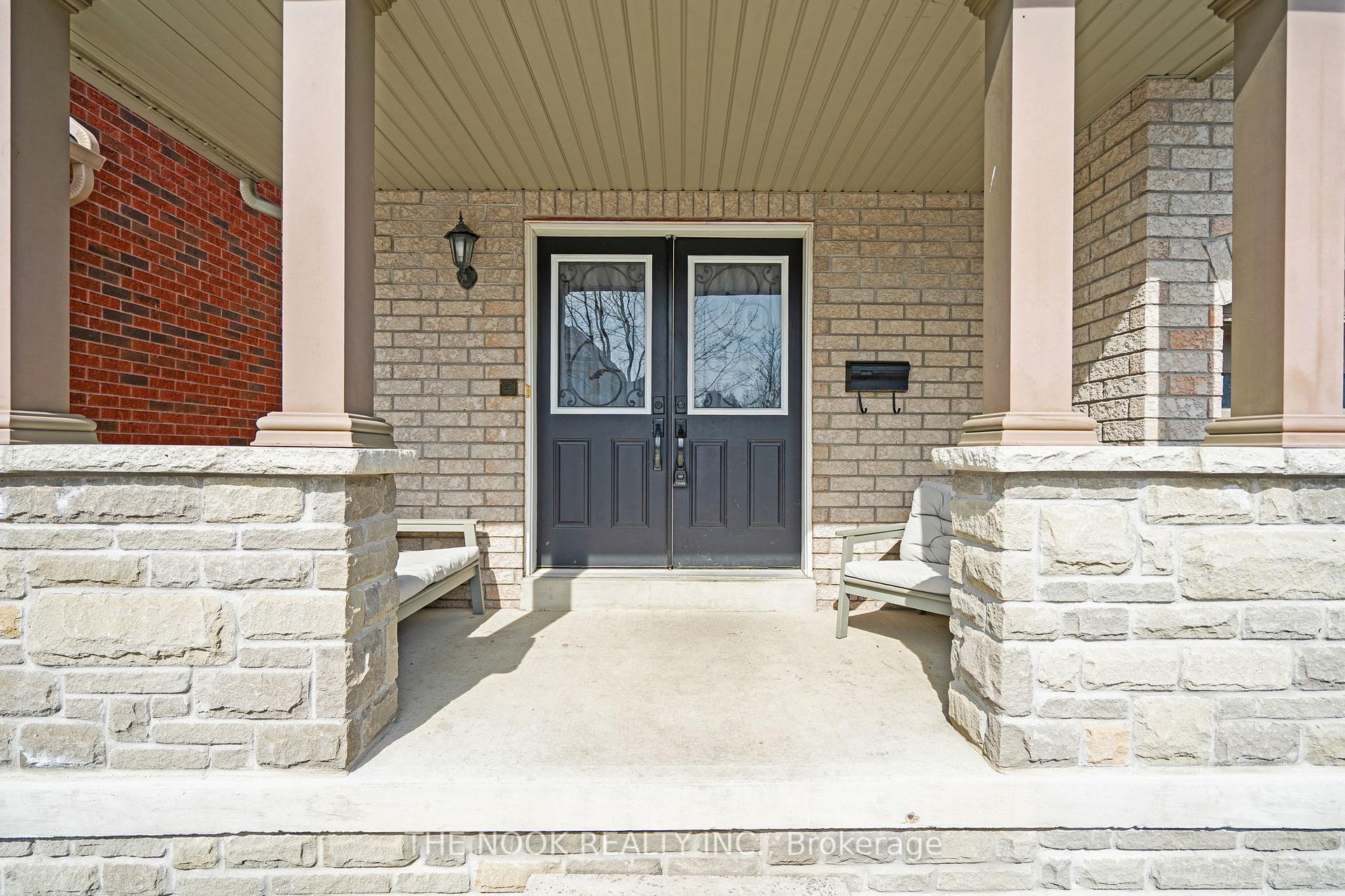 Photo 3 of 586 Fairglen Avenue, Oshawa, Northglen — HOMEH