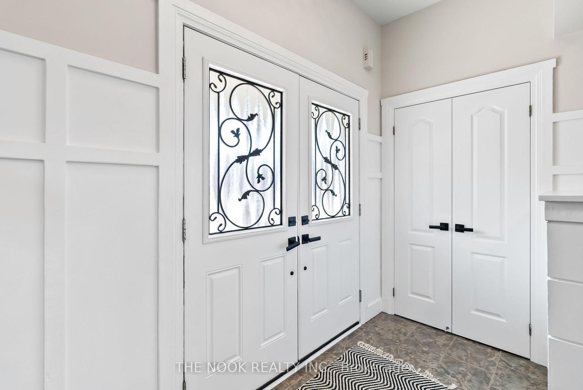 Photo 4 of 586 Fairglen Avenue, Oshawa, Northglen — HOMEH