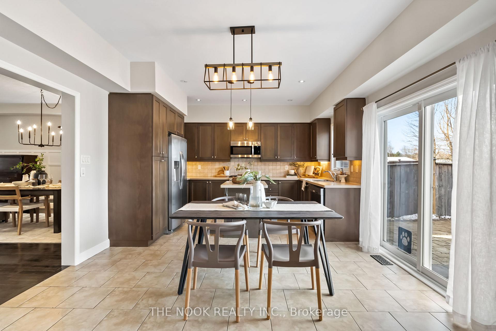 Photo 9 of 586 Fairglen Avenue, Oshawa, Northglen — HOMEH
