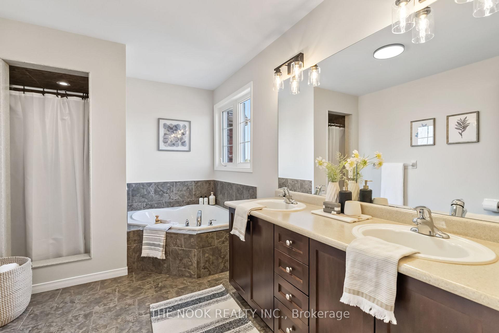 Photo 26 of 586 Fairglen Avenue, Oshawa, Northglen — HOMEH