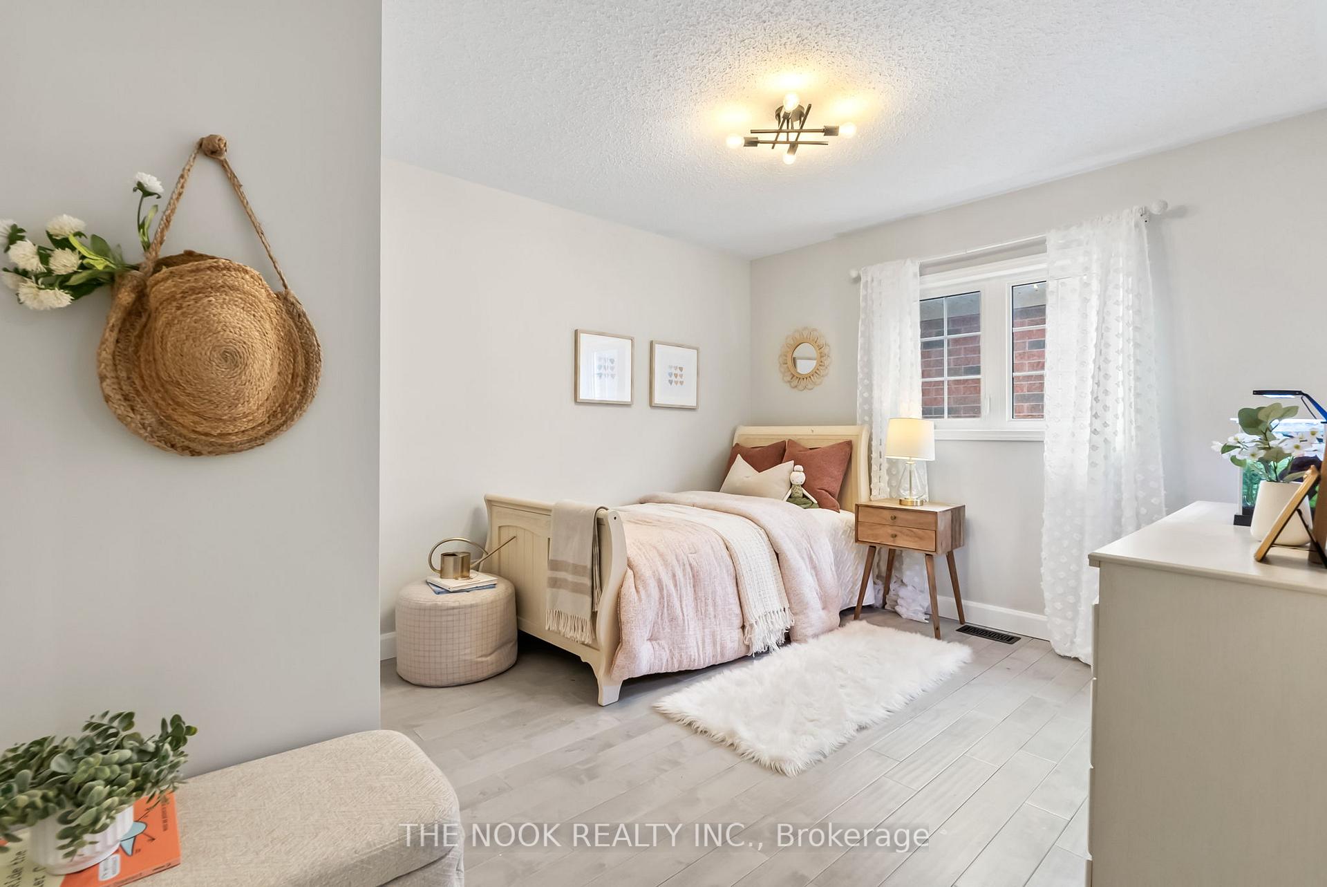 Photo 32 of 586 Fairglen Avenue, Oshawa, Northglen — HOMEH
