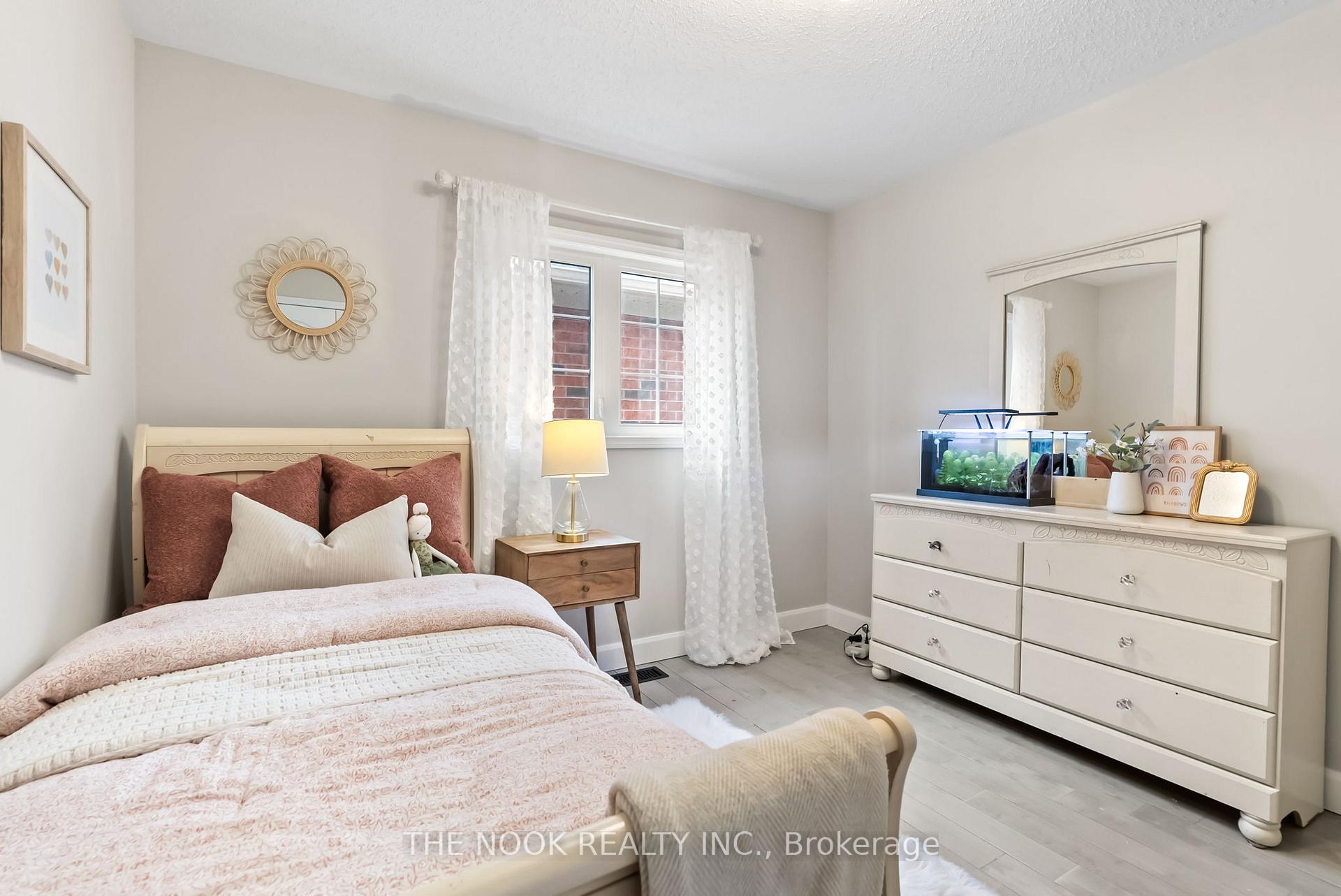 Photo 33 of 586 Fairglen Avenue, Oshawa, Northglen — HOMEH