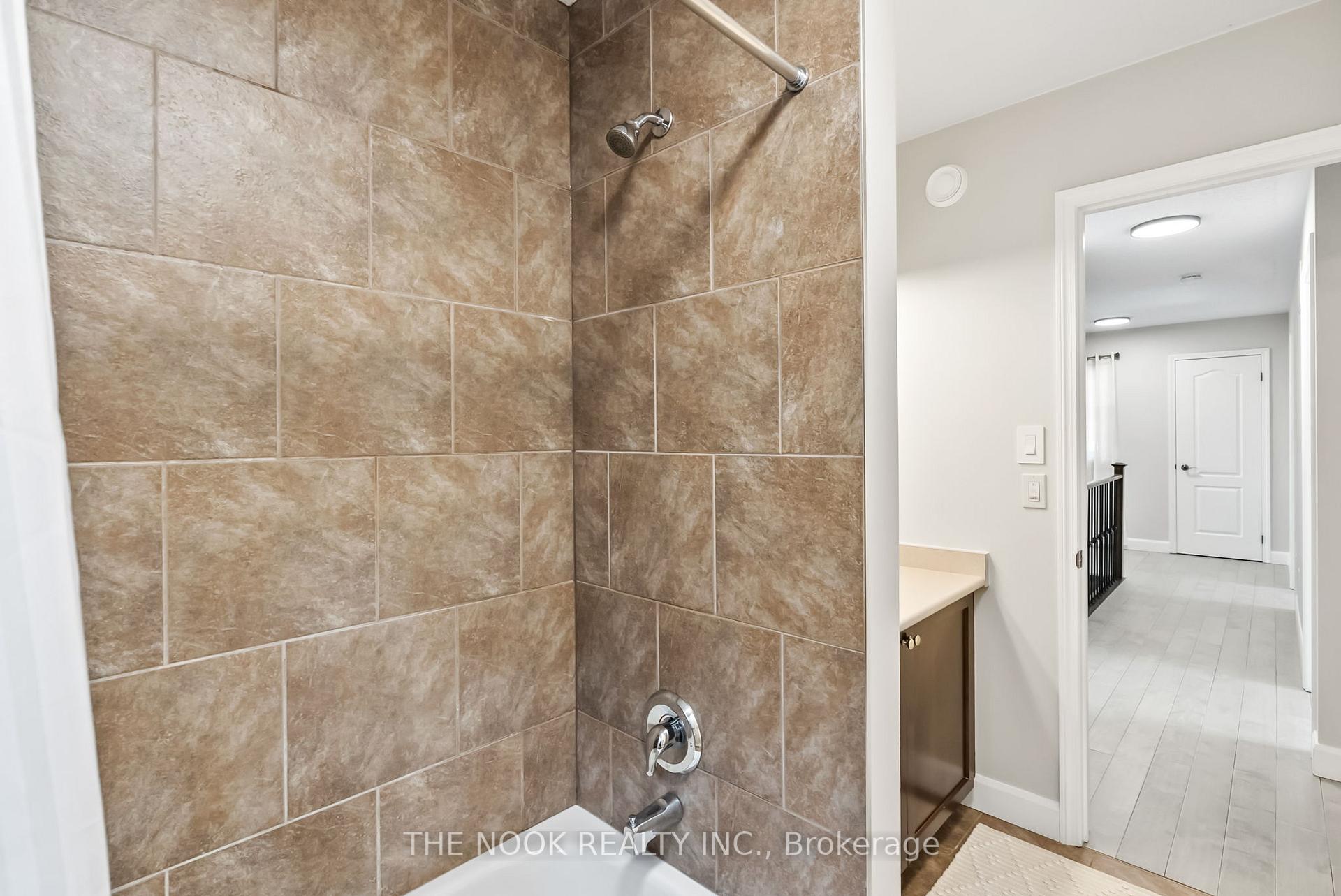 Photo 38 of 586 Fairglen Avenue, Oshawa, Northglen — HOMEH