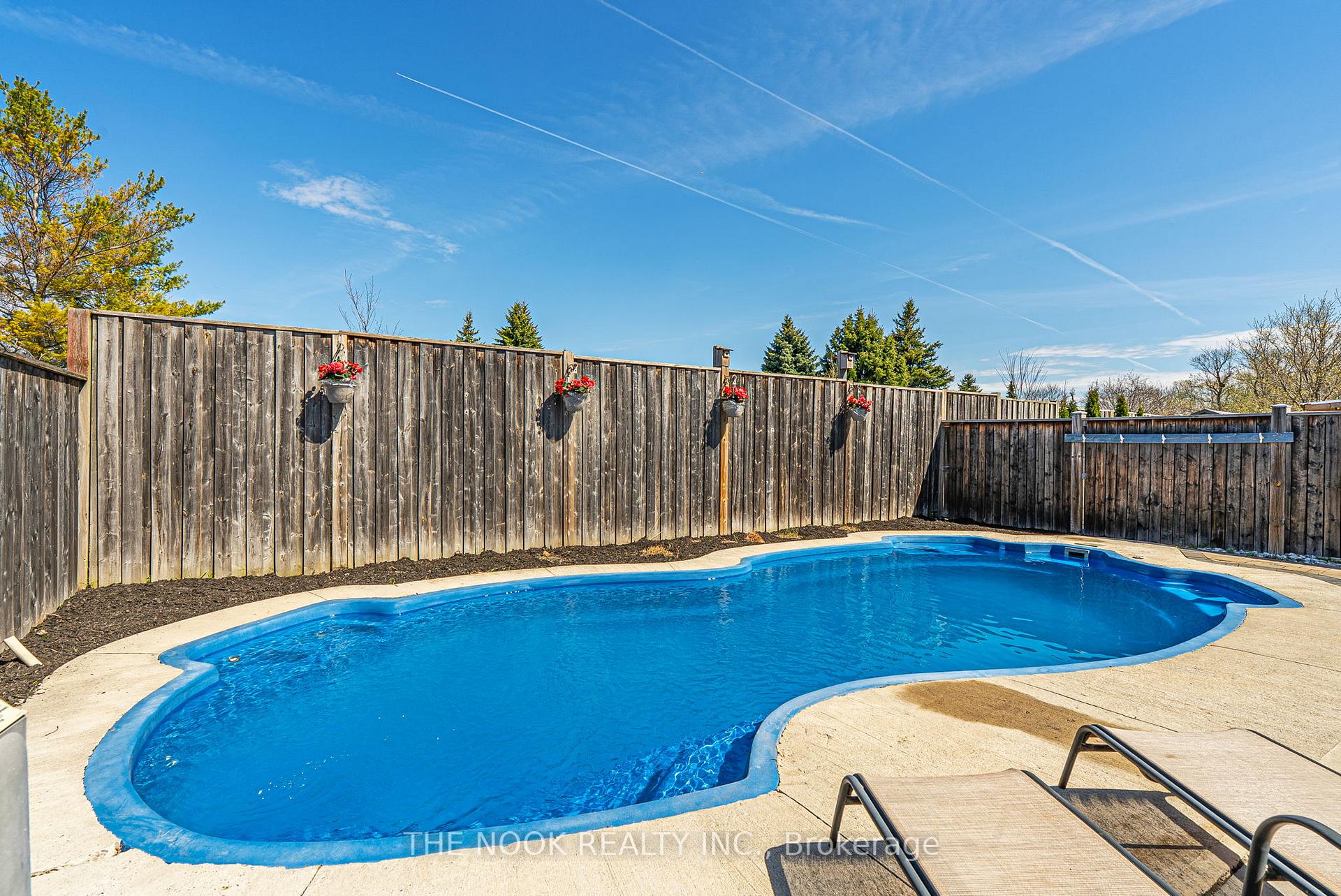 Photo 41 of 586 Fairglen Avenue, Oshawa, Northglen — HOMEH