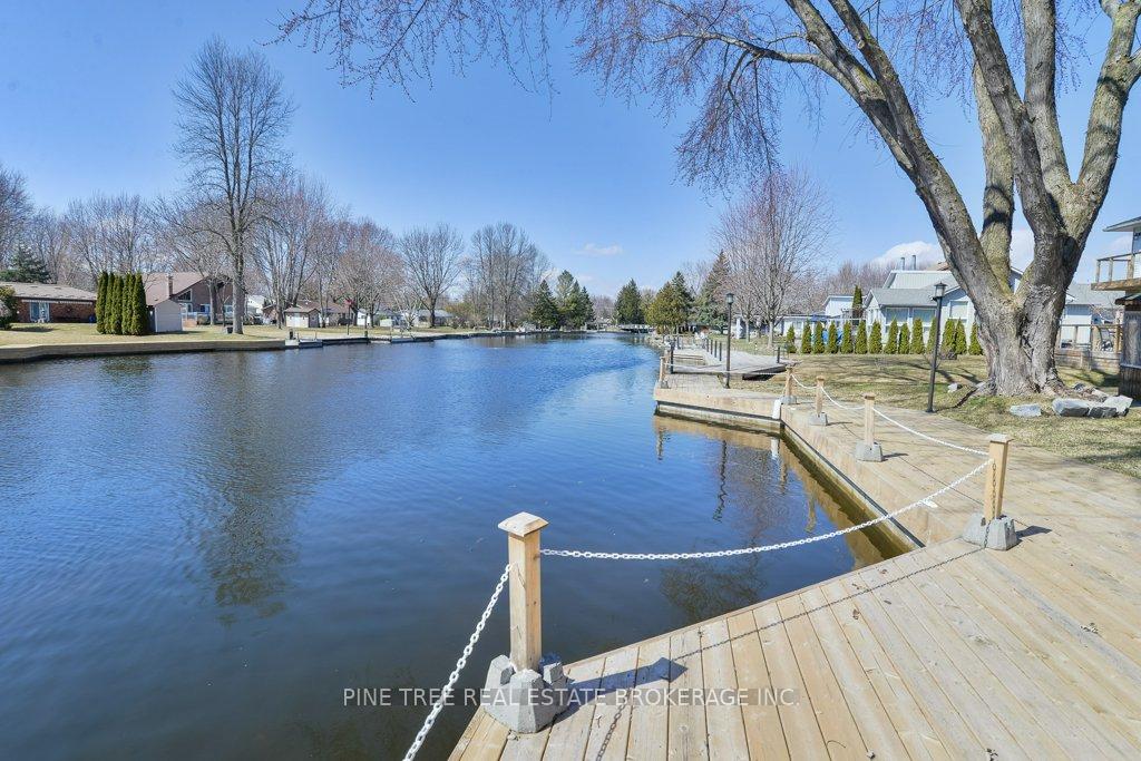 Photo 33 of 18 Turtle Path, Ramara, Brechin — HOMEH