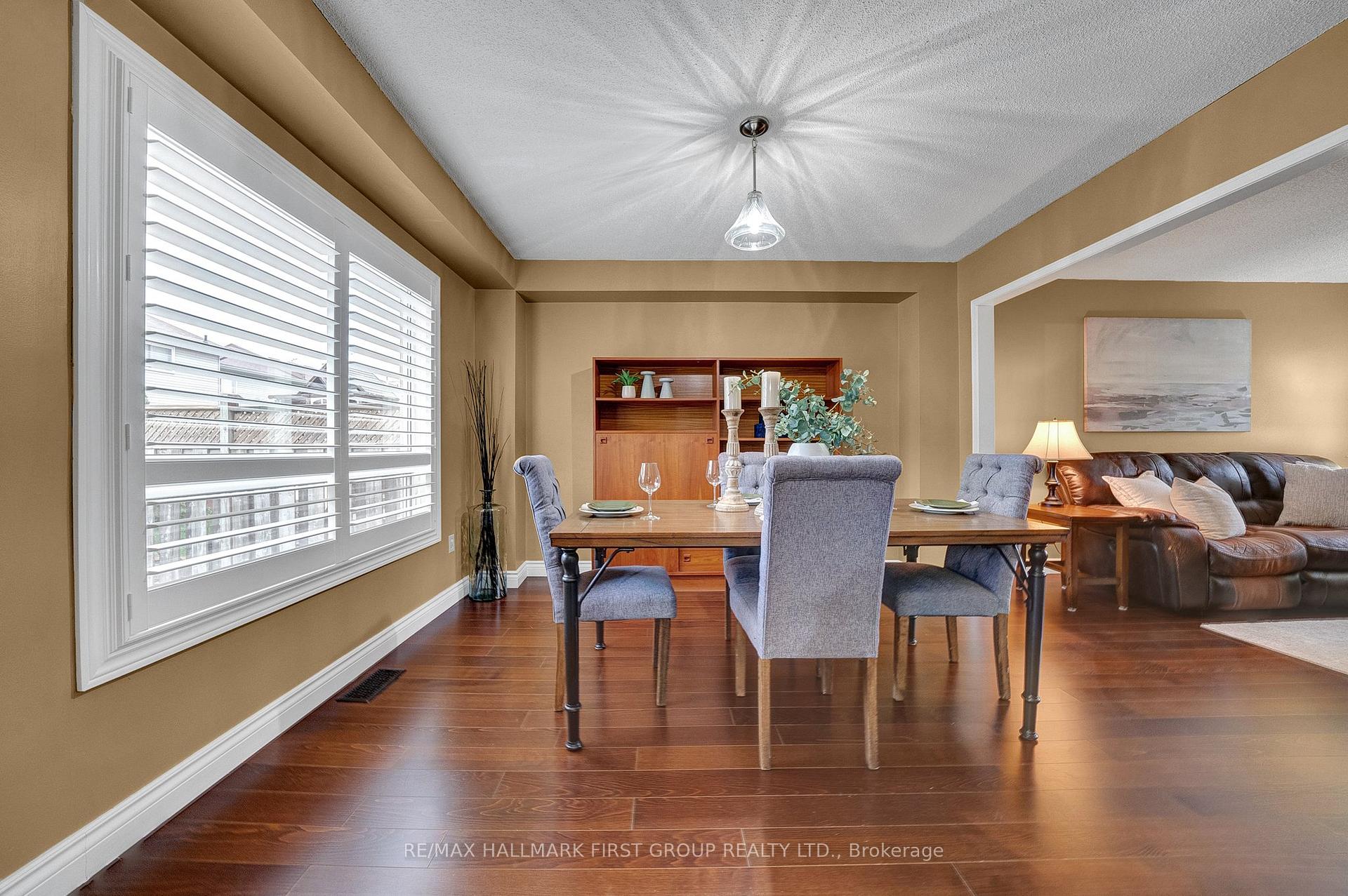 Photo 8 of 2042 Blue Ridge Crescent, Pickering, Brock Ridge — HOMEH