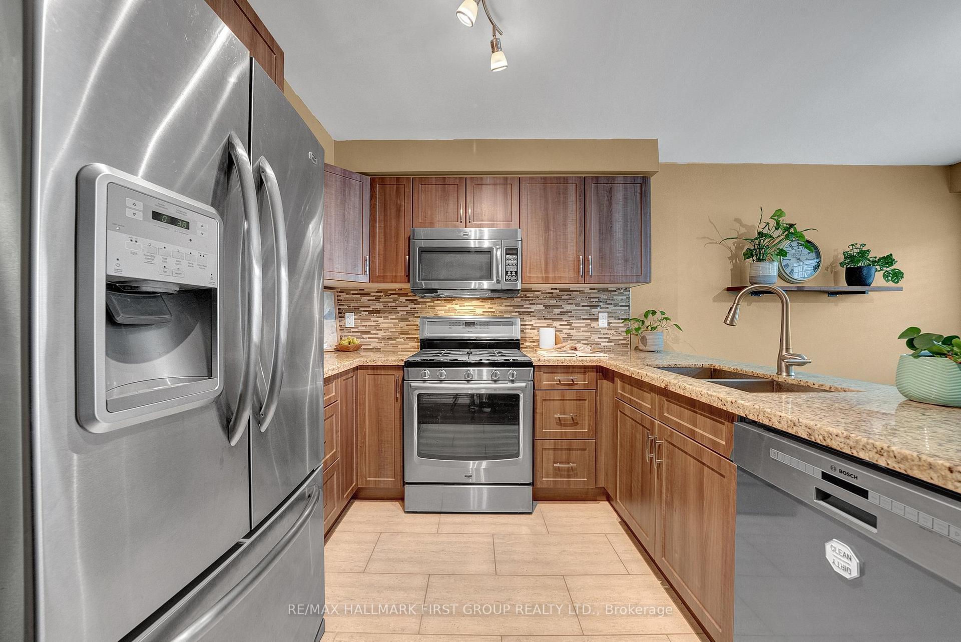 Photo 15 of 2042 Blue Ridge Crescent, Pickering, Brock Ridge — HOMEH