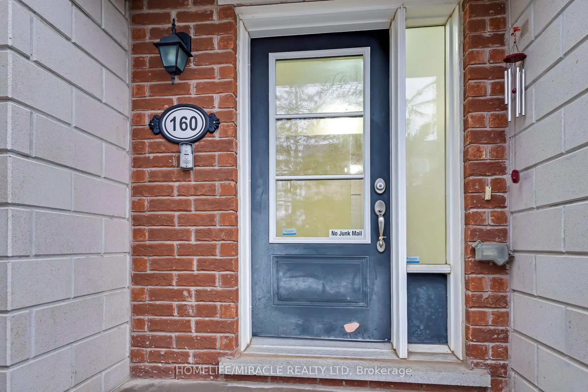 Photo 5 of 160 Baycliffe Crescent, Brampton, Northwest Brampton — HOMEH