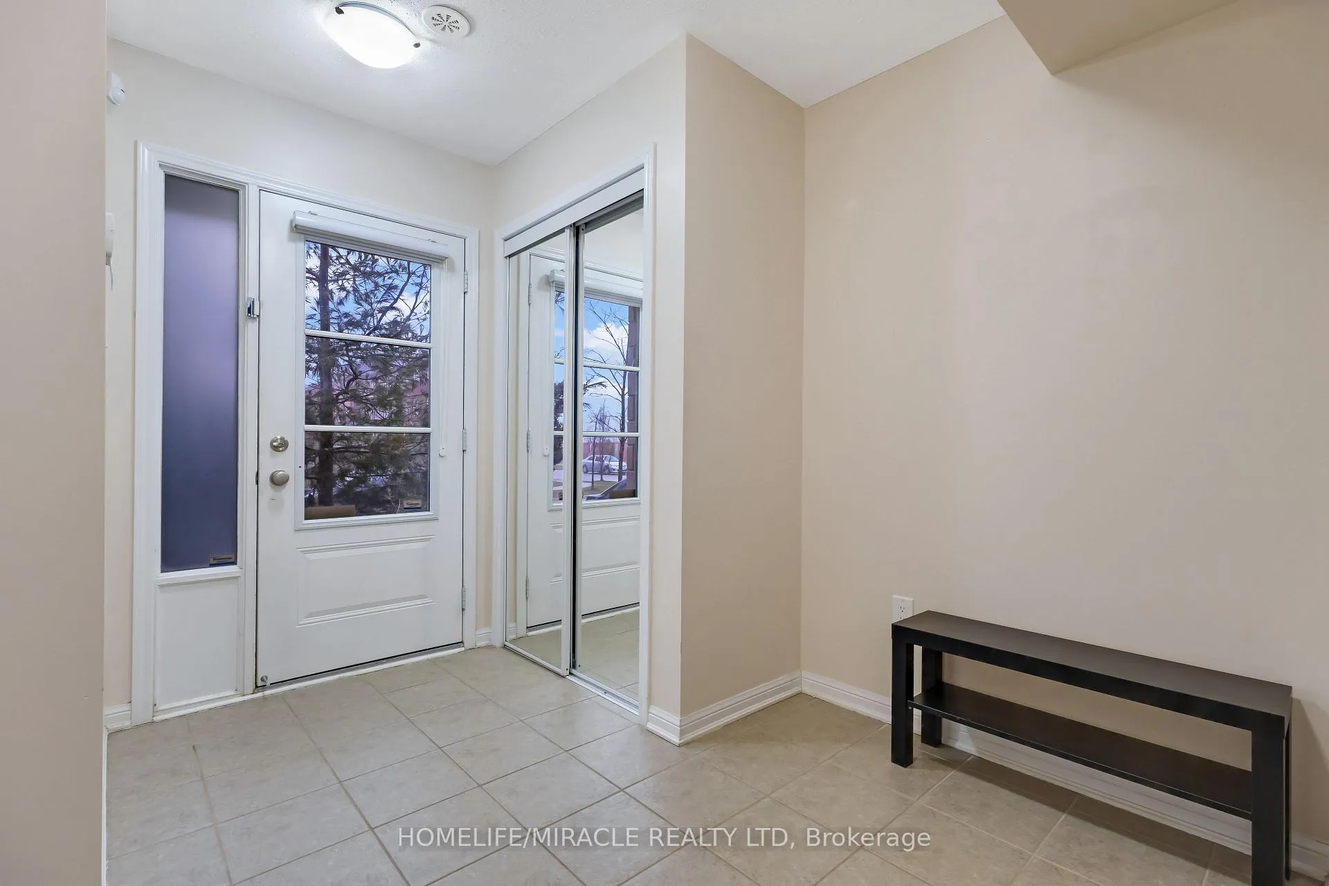 Photo 7 of 160 Baycliffe Crescent, Brampton, Northwest Brampton — HOMEH