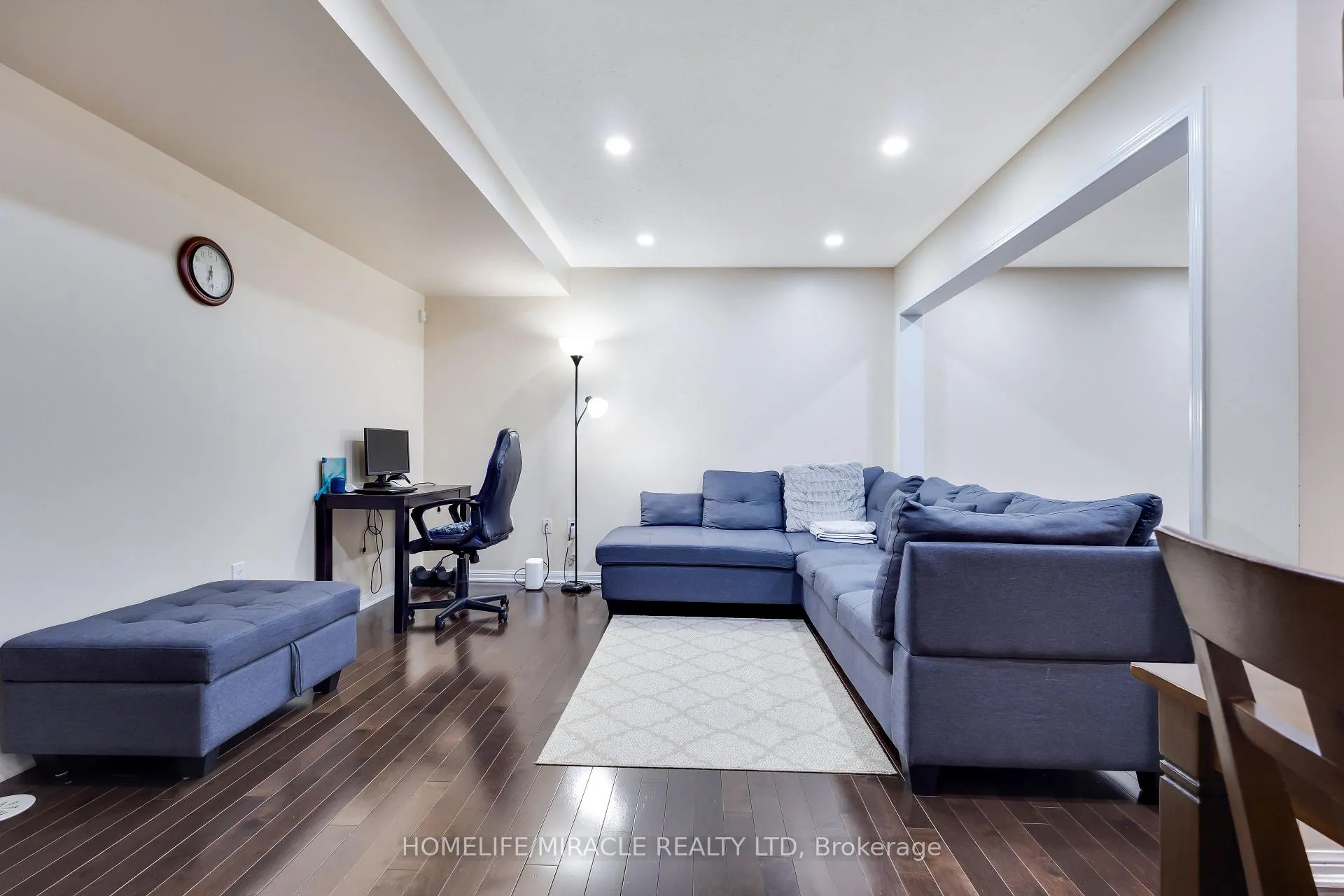 Photo 9 of 160 Baycliffe Crescent, Brampton, Northwest Brampton — HOMEH