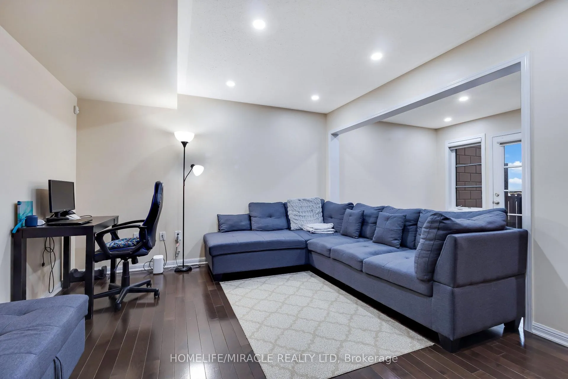 Photo 11 of 160 Baycliffe Crescent, Brampton, Northwest Brampton — HOMEH