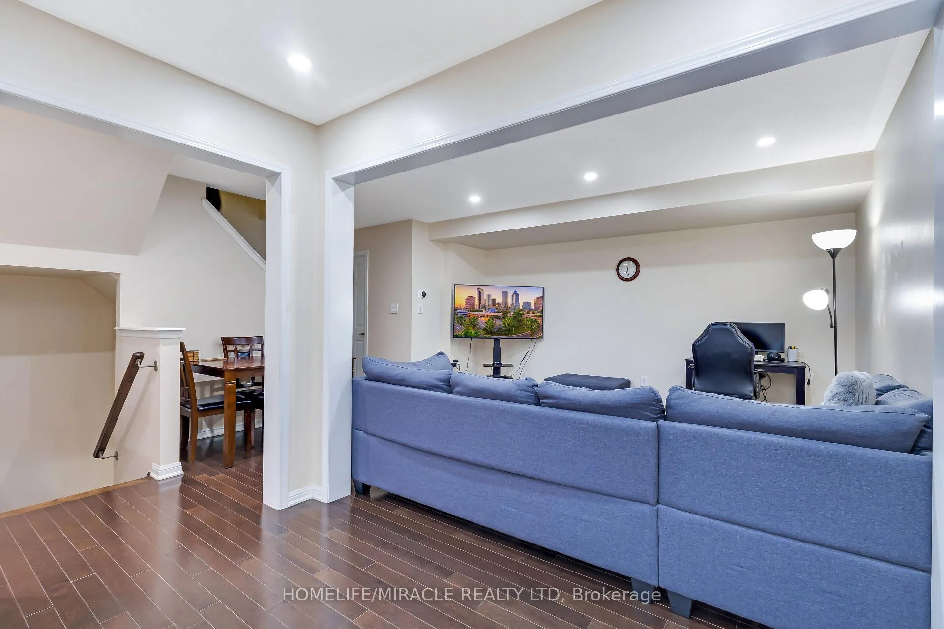 Photo 12 of 160 Baycliffe Crescent, Brampton, Northwest Brampton — HOMEH