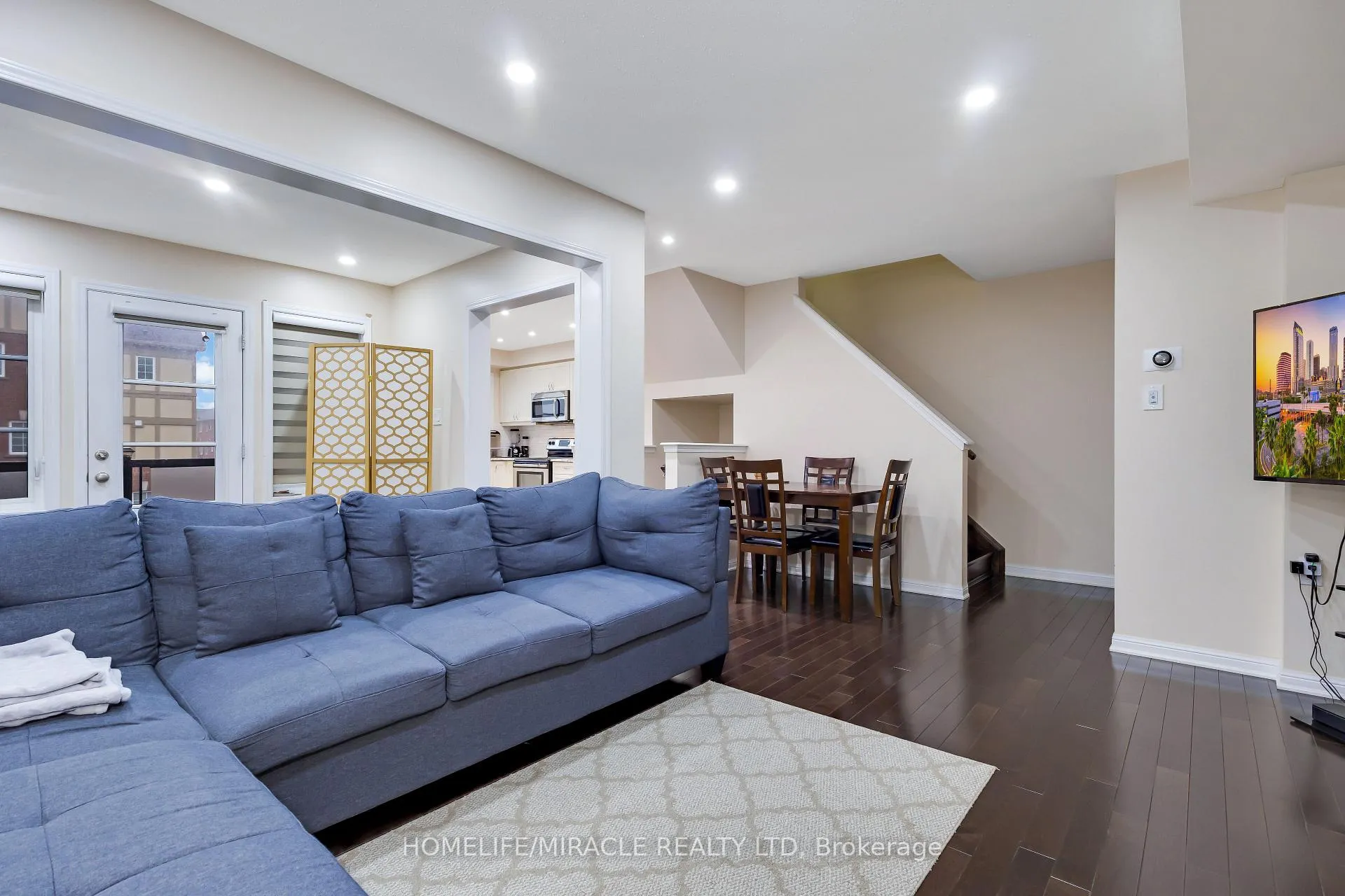 Photo 14 of 160 Baycliffe Crescent, Brampton, Northwest Brampton — HOMEH