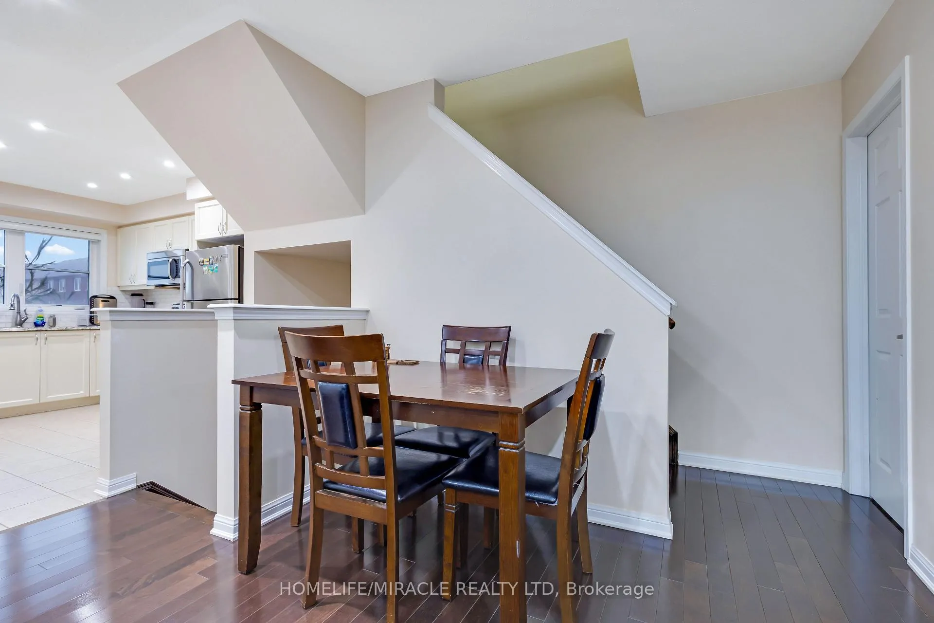 Photo 16 of 160 Baycliffe Crescent, Brampton, Northwest Brampton — HOMEH