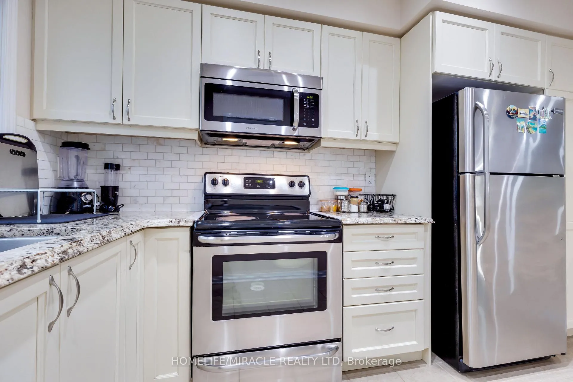 Photo 20 of 160 Baycliffe Crescent, Brampton, Northwest Brampton — HOMEH