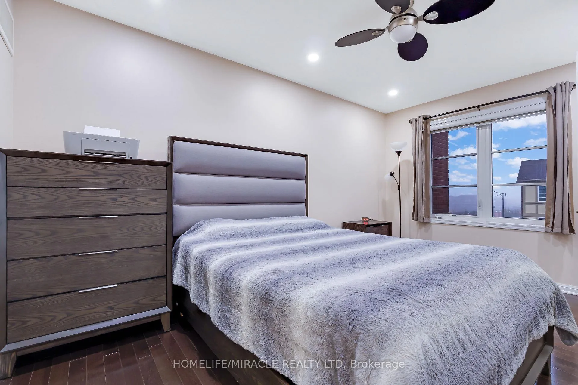 Photo 30 of 160 Baycliffe Crescent, Brampton, Northwest Brampton — HOMEH
