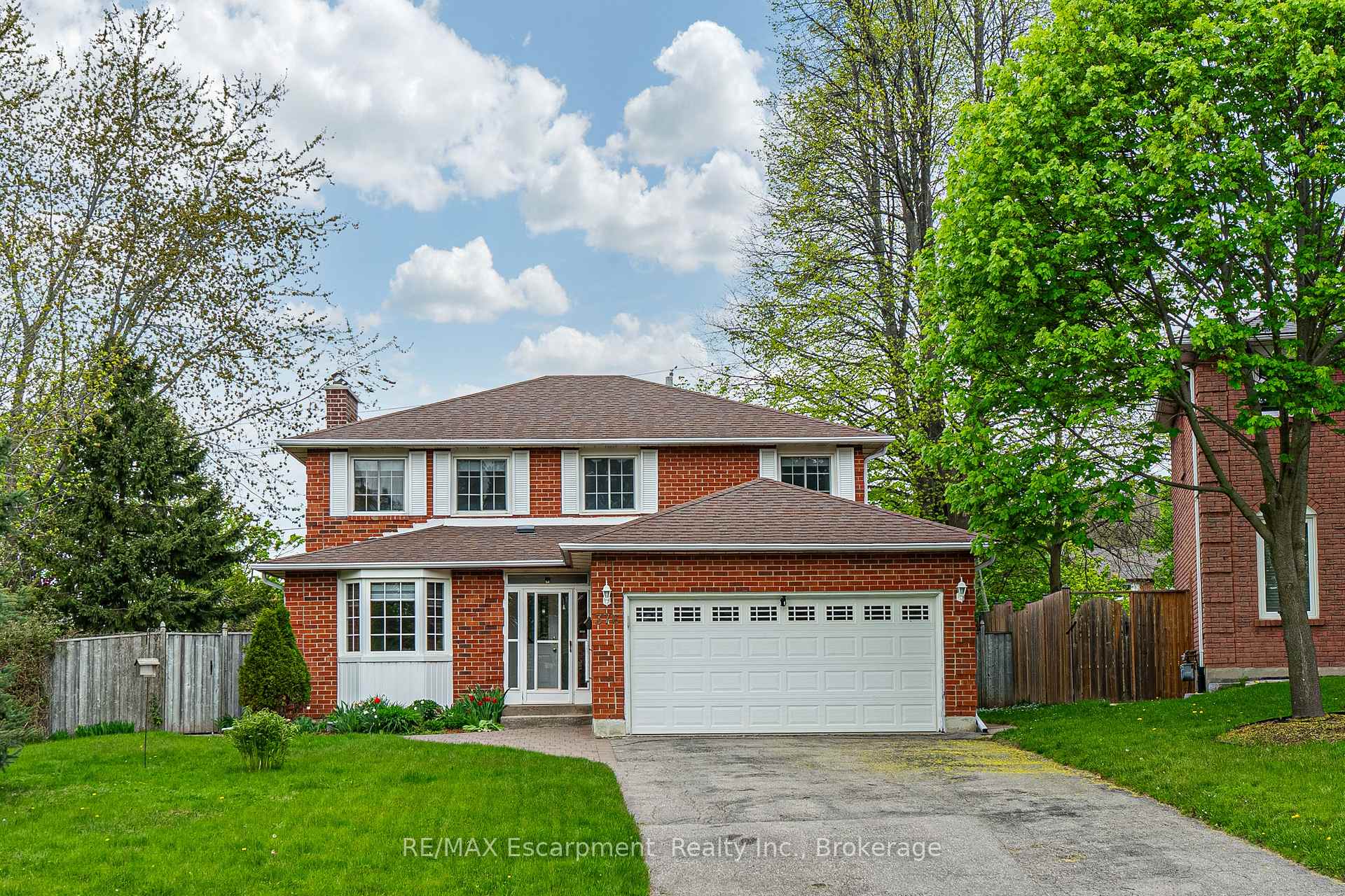 Photo 1 of 376 Ellesmere Court, Oshawa, Donevan — HOMEH