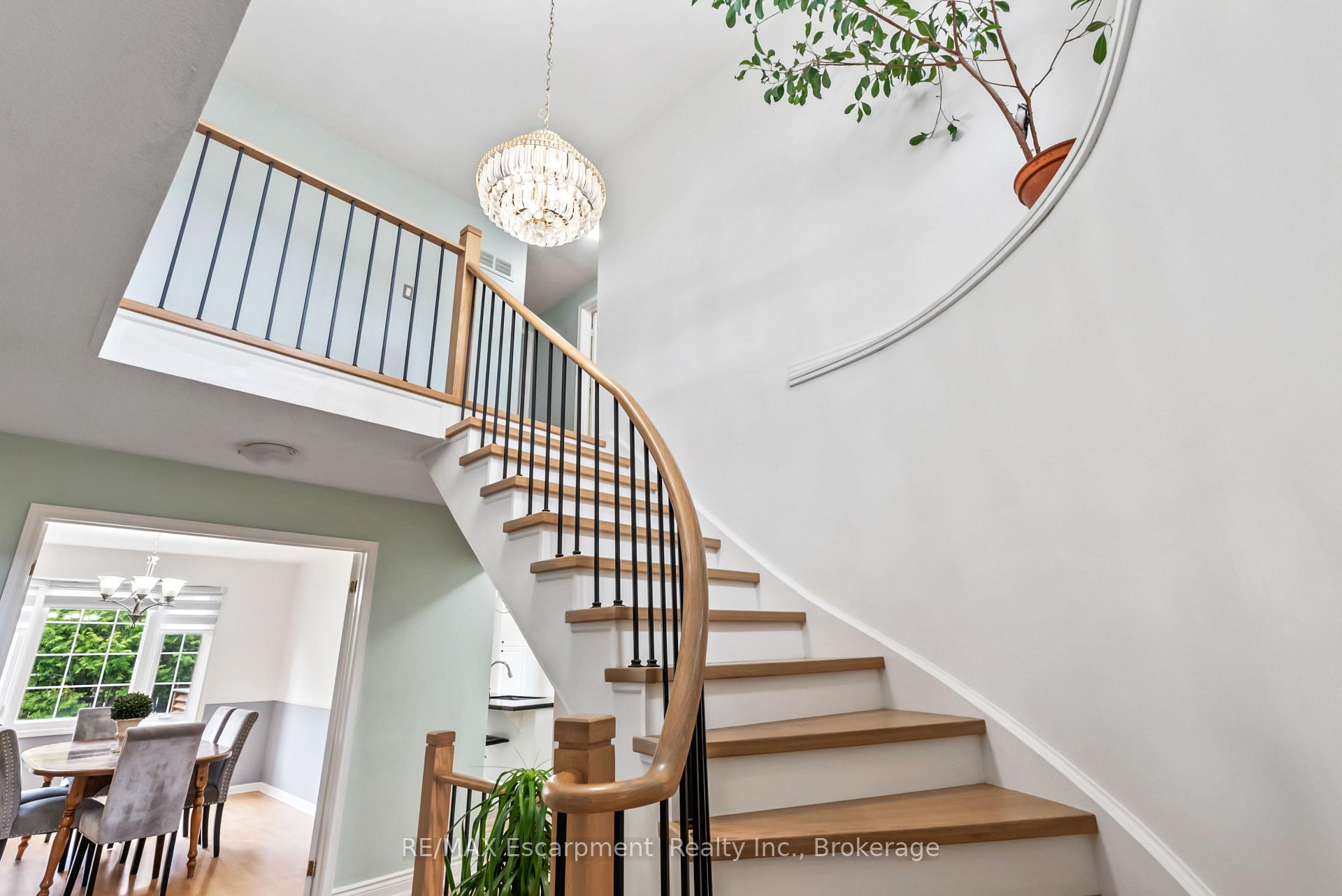 Photo 14 of 376 Ellesmere Court, Oshawa, Donevan — HOMEH