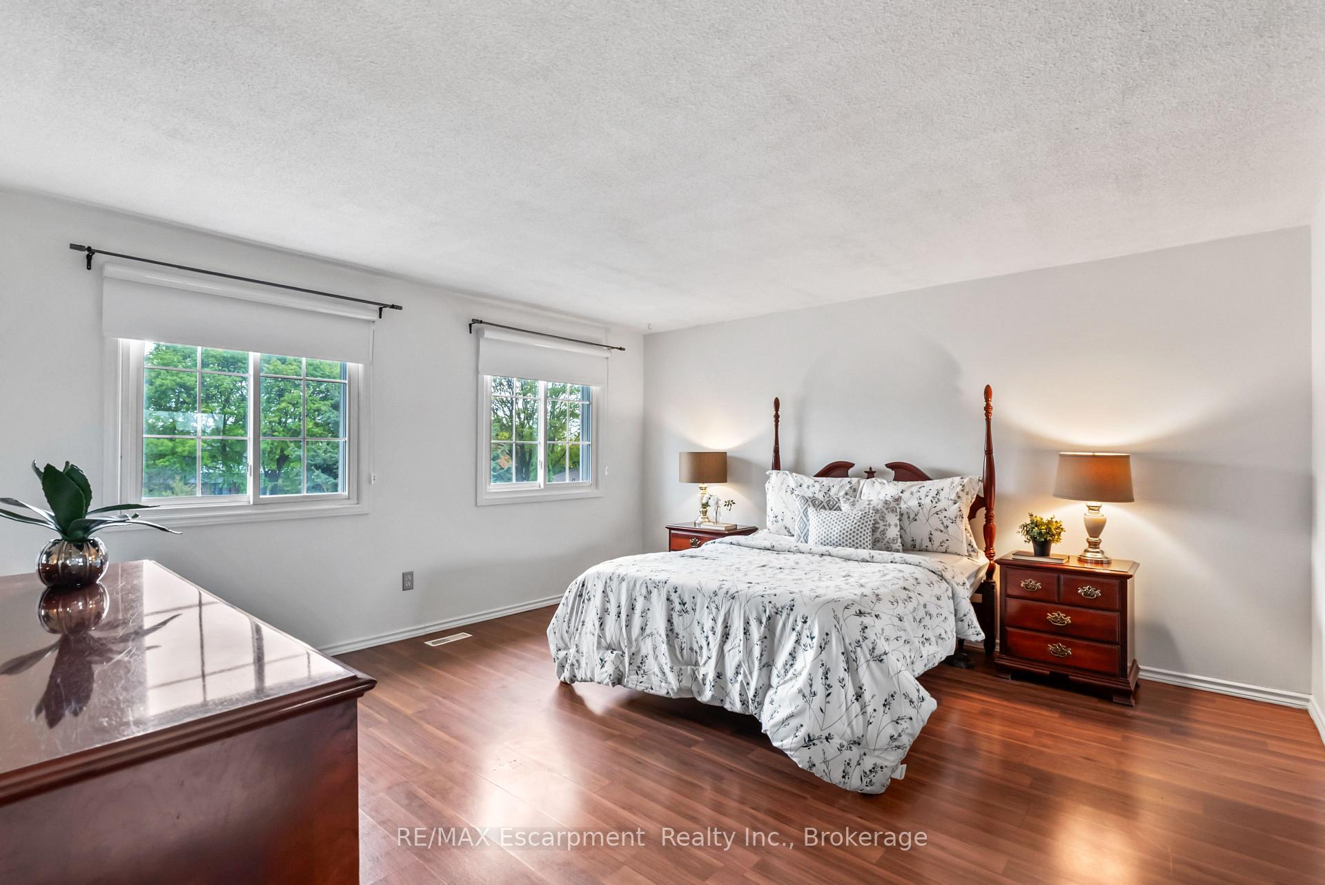 Photo 18 of 376 Ellesmere Court, Oshawa, Donevan — HOMEH