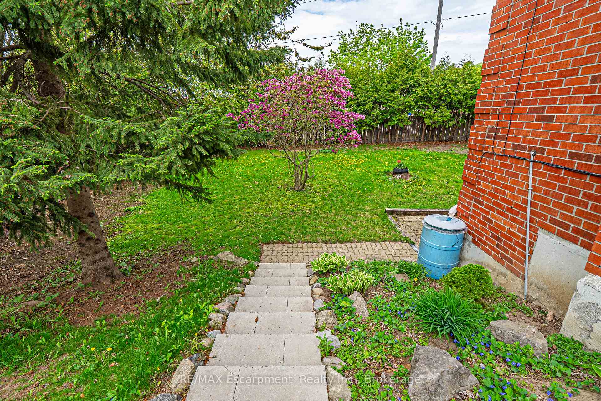 Photo 30 of 376 Ellesmere Court, Oshawa, Donevan — HOMEH