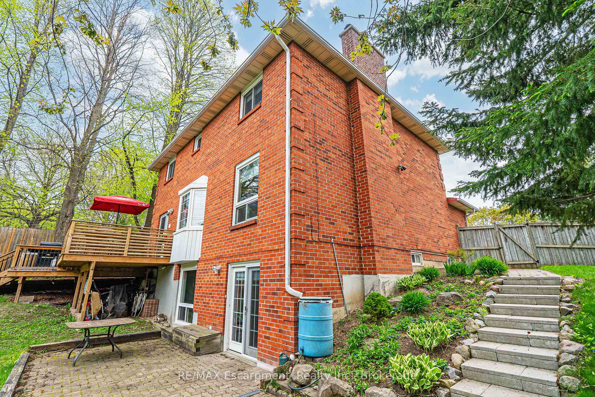 Photo 31 of 376 Ellesmere Court, Oshawa, Donevan — HOMEH