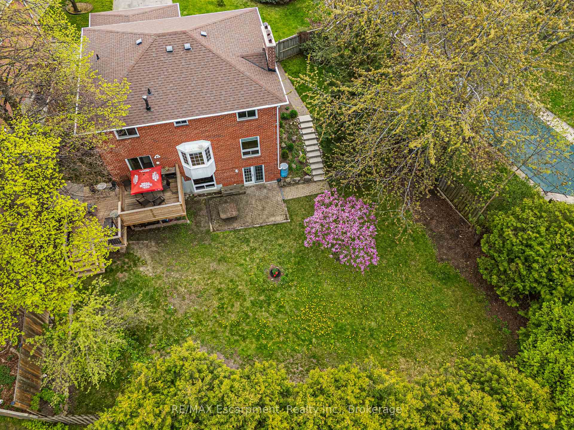 Photo 36 of 376 Ellesmere Court, Oshawa, Donevan — HOMEH