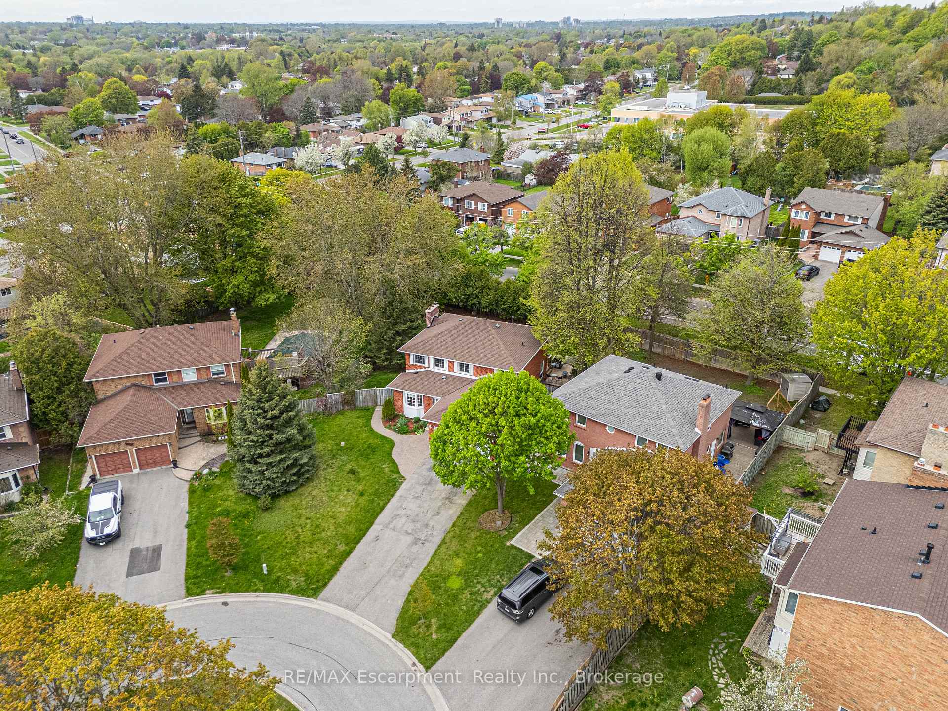 Photo 37 of 376 Ellesmere Court, Oshawa, Donevan — HOMEH