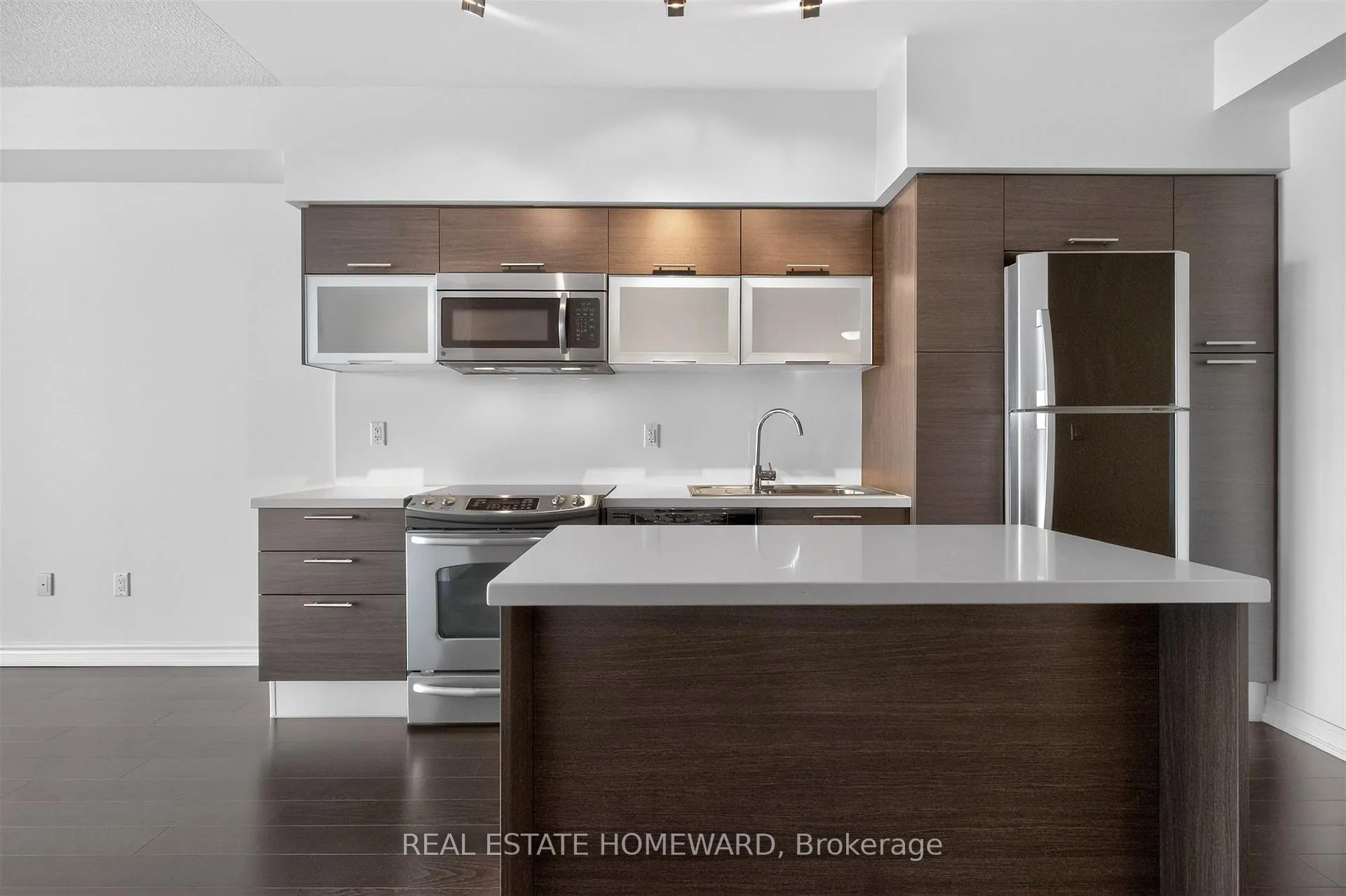 Photo 2 of Unit 5208, 386 Yonge Street, Toronto, Bay Street Corridor — HOMEH