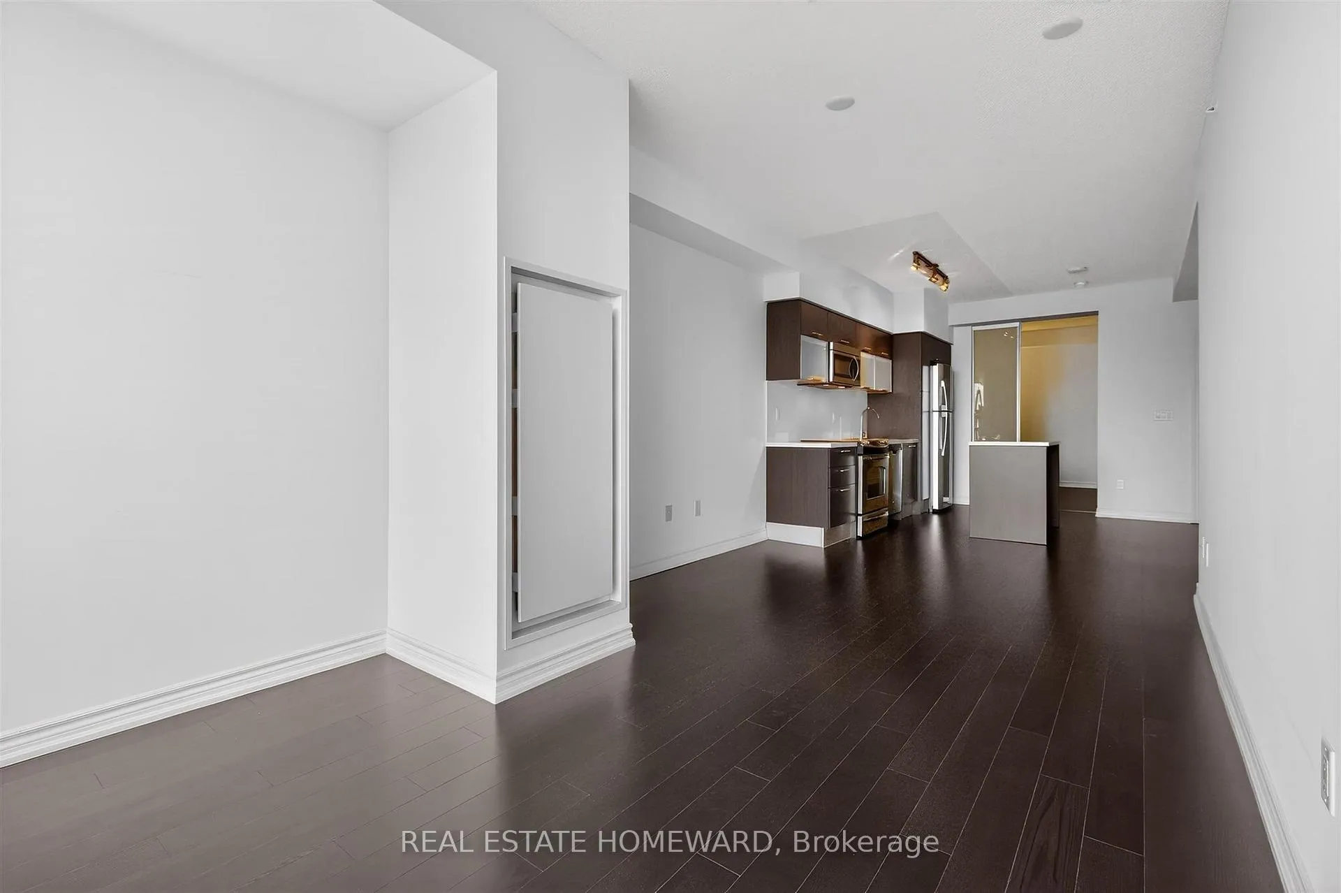 Photo 10 of Unit 5208, 386 Yonge Street, Toronto, Bay Street Corridor — HOMEH