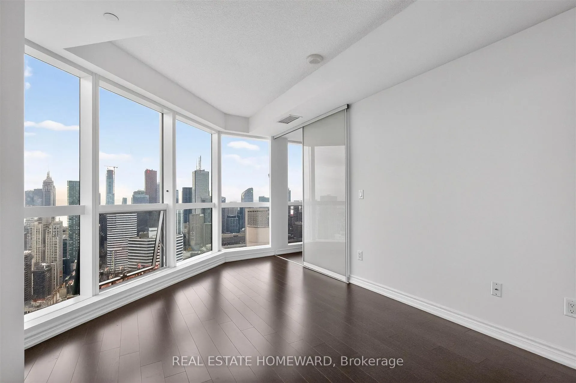 Photo 12 of Unit 5208, 386 Yonge Street, Toronto, Bay Street Corridor — HOMEH