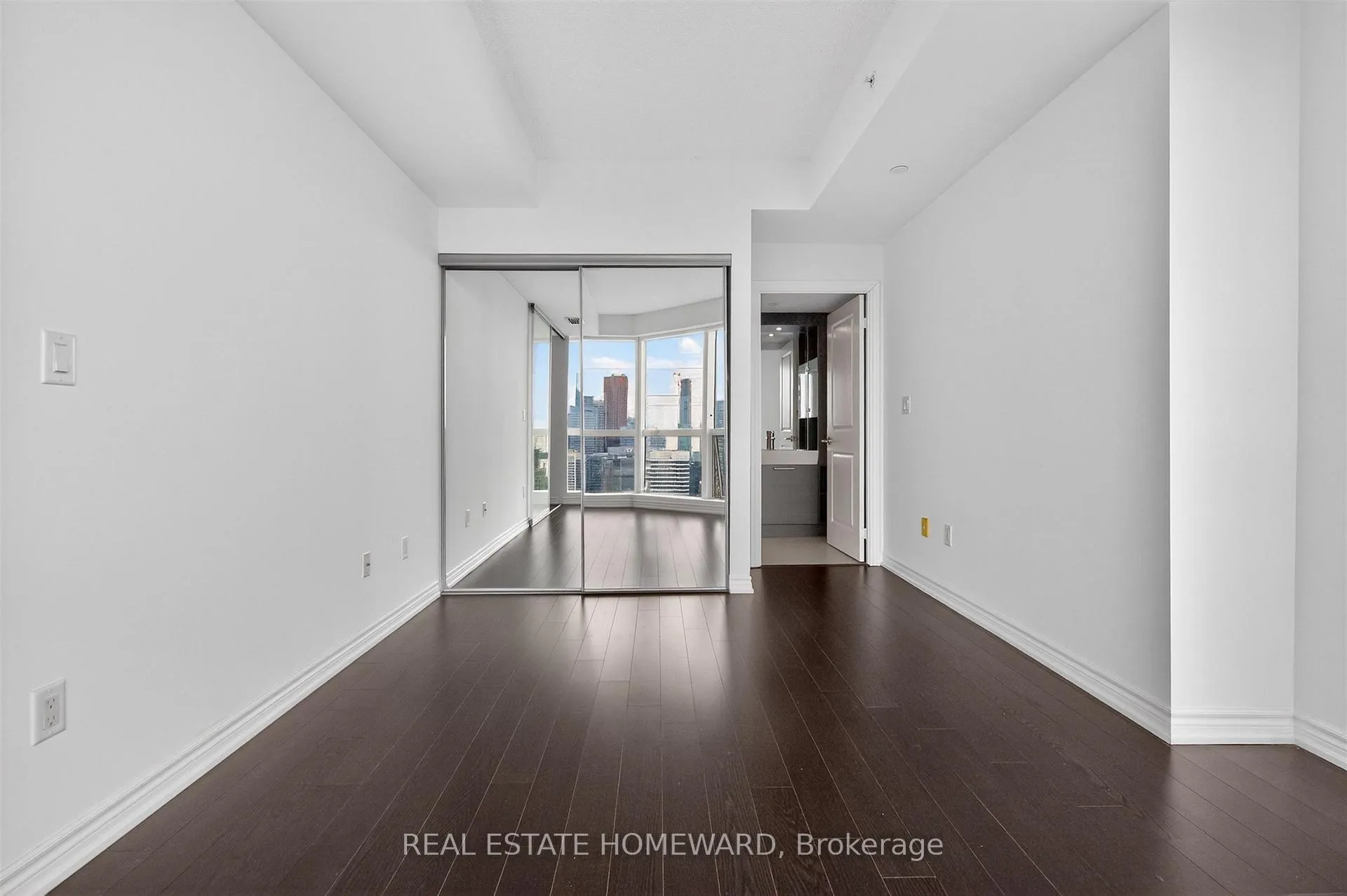 Photo 13 of Unit 5208, 386 Yonge Street, Toronto, Bay Street Corridor — HOMEH