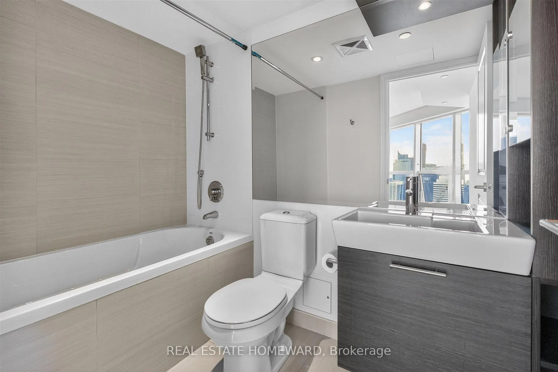 Photo 15 of Unit 5208, 386 Yonge Street, Toronto, Bay Street Corridor — HOMEH