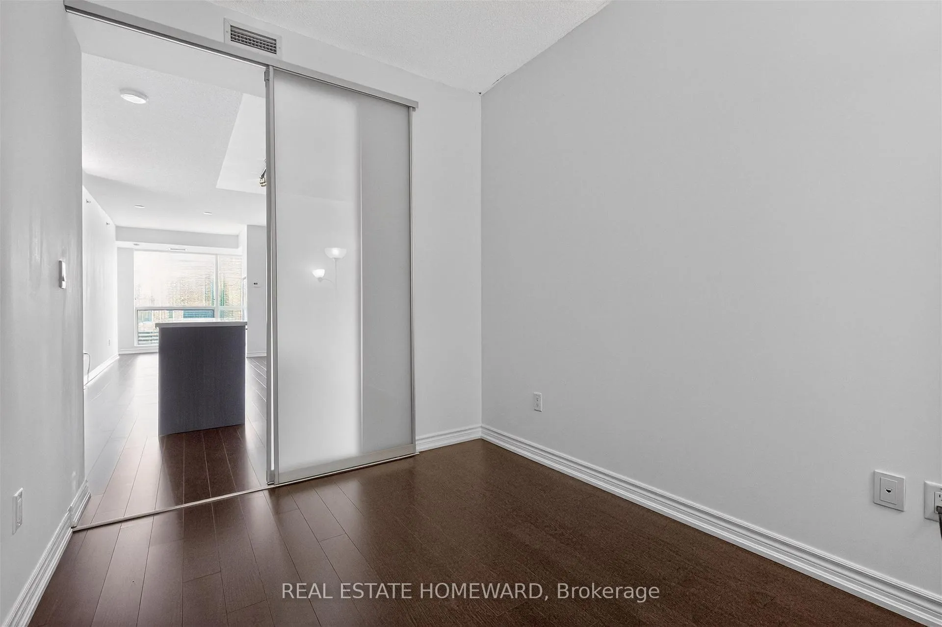 Photo 18 of Unit 5208, 386 Yonge Street, Toronto, Bay Street Corridor — HOMEH