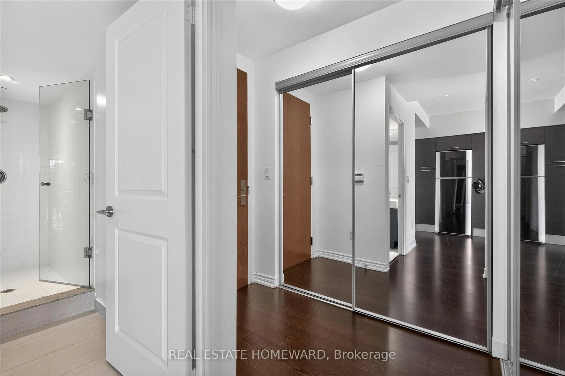 Photo 20 of Unit 5208, 386 Yonge Street, Toronto, Bay Street Corridor — HOMEH