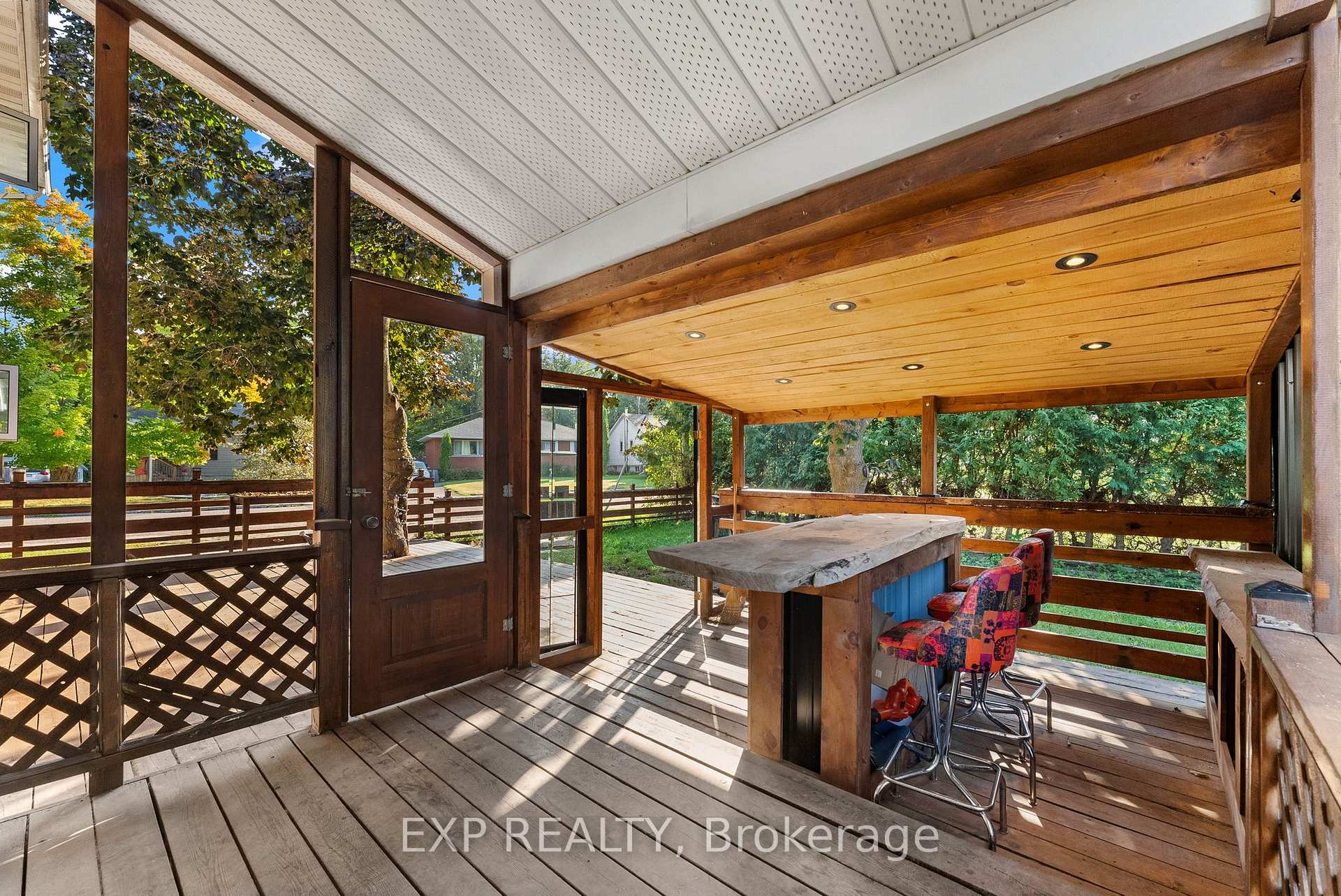 Photo 6 of 397 Charles Avenue, Renfrew — HOMEH