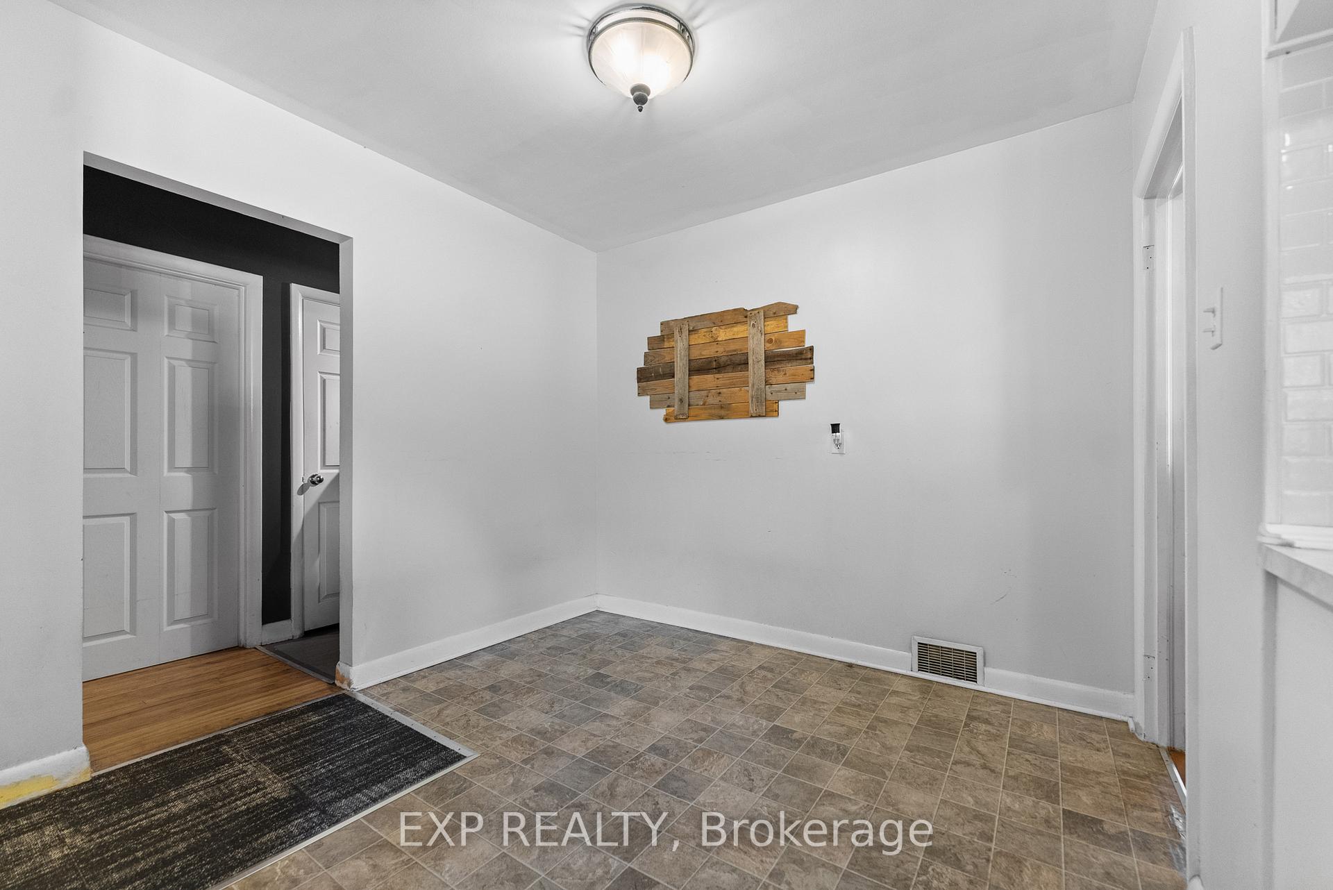 Photo 8 of 397 Charles Avenue, Renfrew — HOMEH