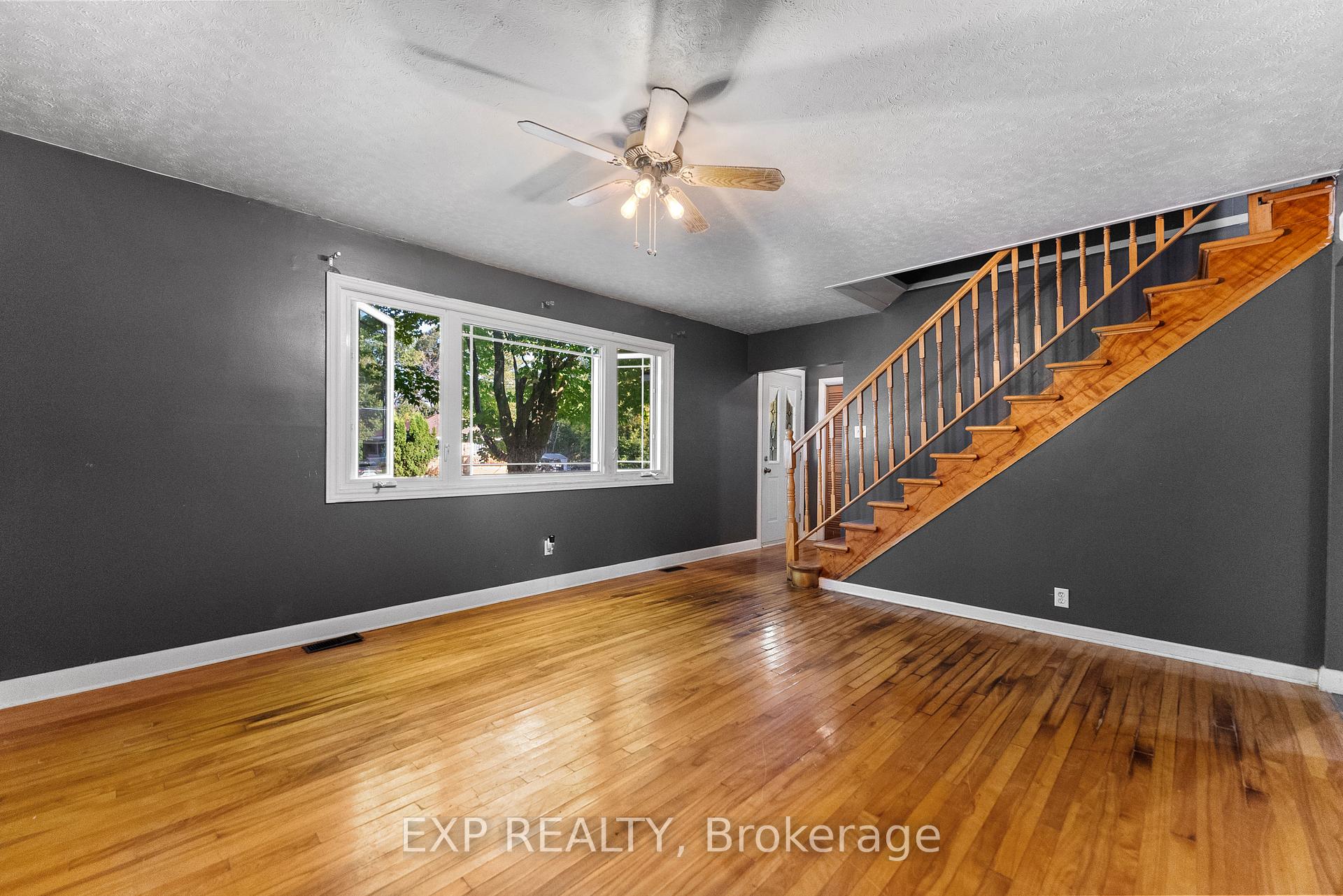 Photo 11 of 397 Charles Avenue, Renfrew — HOMEH
