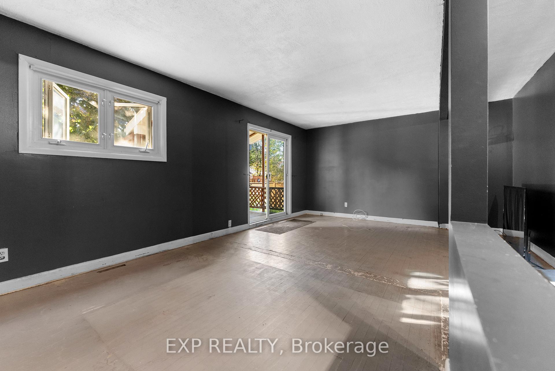 Photo 12 of 397 Charles Avenue, Renfrew — HOMEH