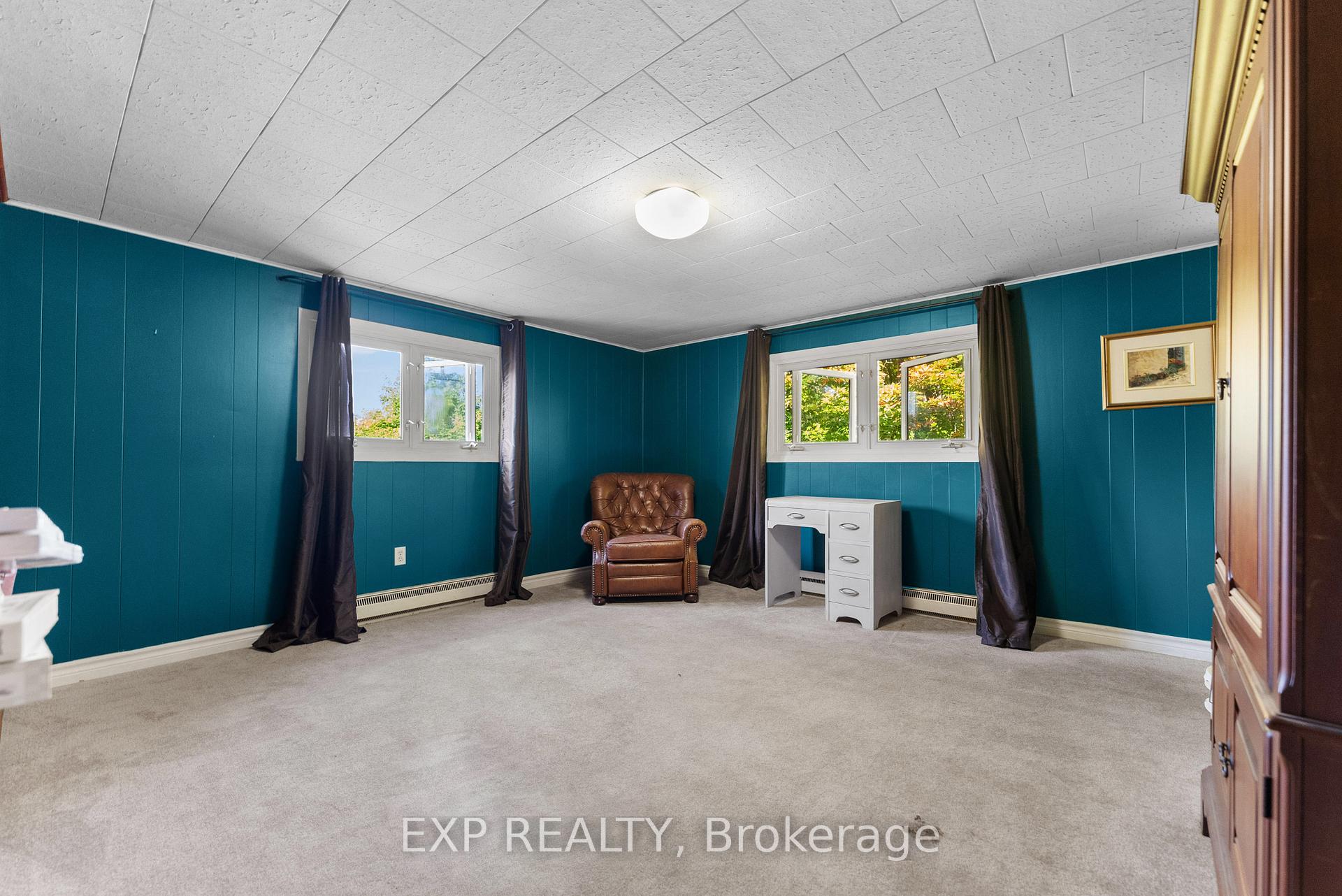 Photo 17 of 397 Charles Avenue, Renfrew — HOMEH
