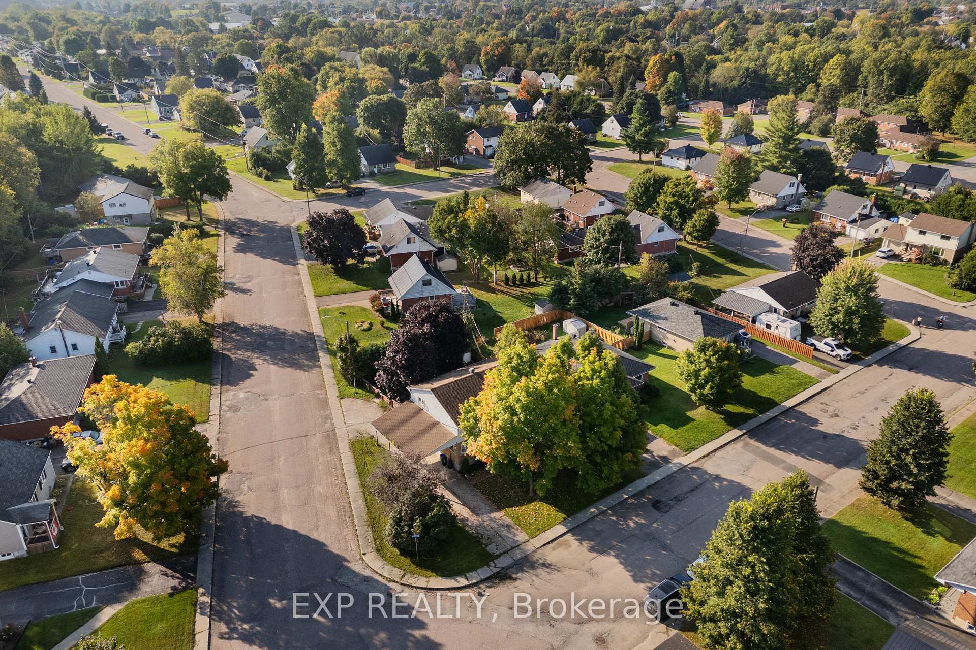 Photo 25 of 397 Charles Avenue, Renfrew — HOMEH