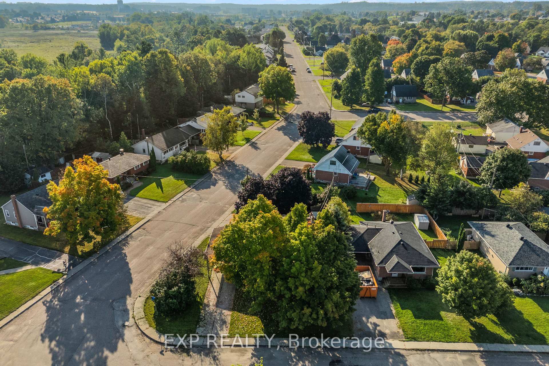 Photo 27 of 397 Charles Avenue, Renfrew — HOMEH