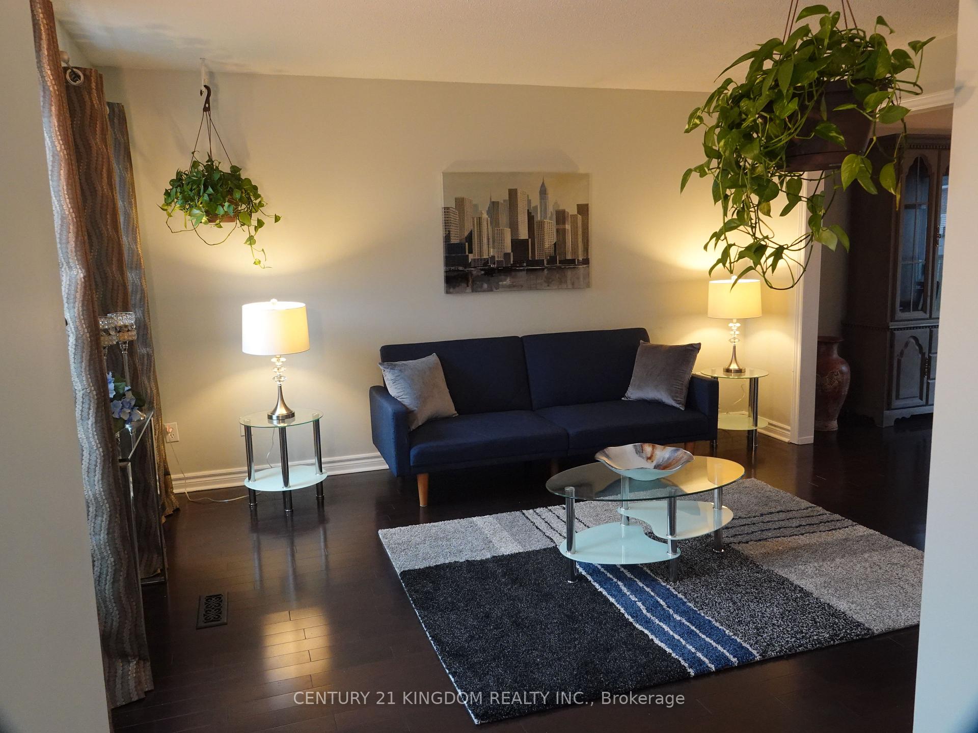 Photo 5 of 675 Foxwood Trail, Pickering, Amberlea — HOMEH