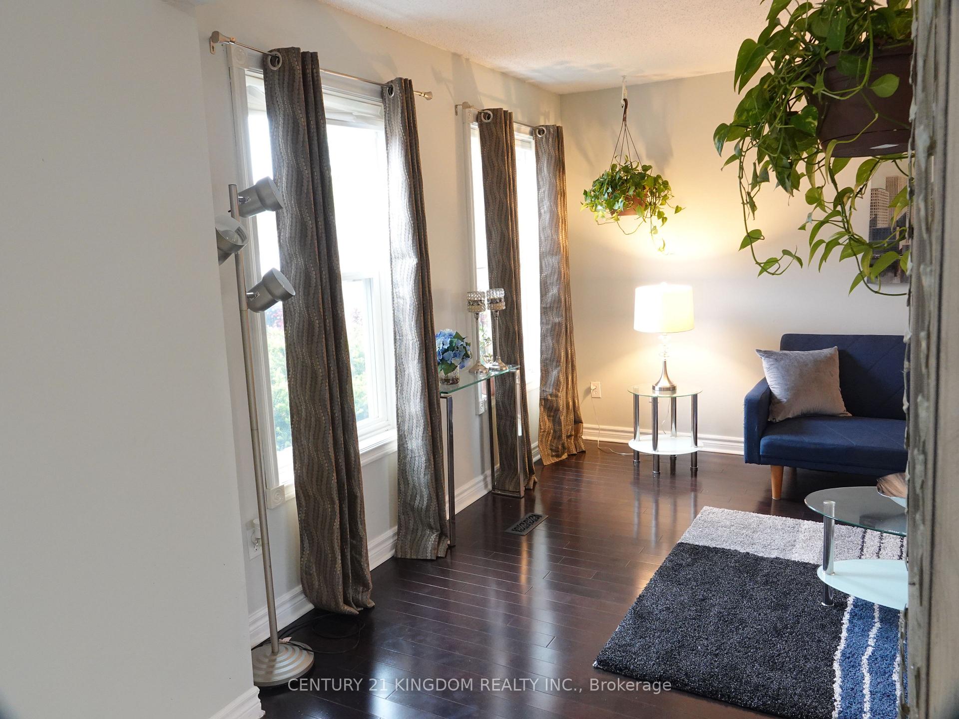 Photo 7 of 675 Foxwood Trail, Pickering, Amberlea — HOMEH