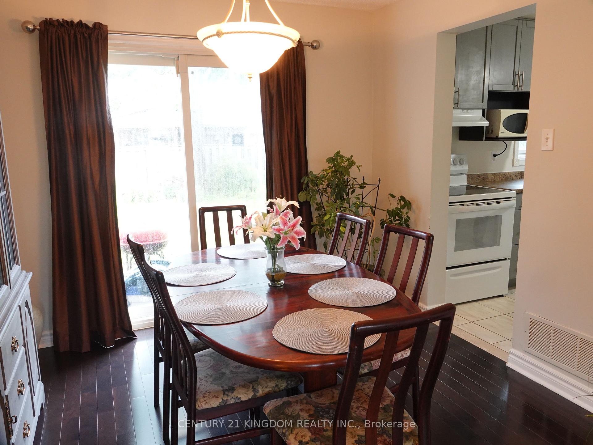 Photo 11 of 675 Foxwood Trail, Pickering, Amberlea — HOMEH