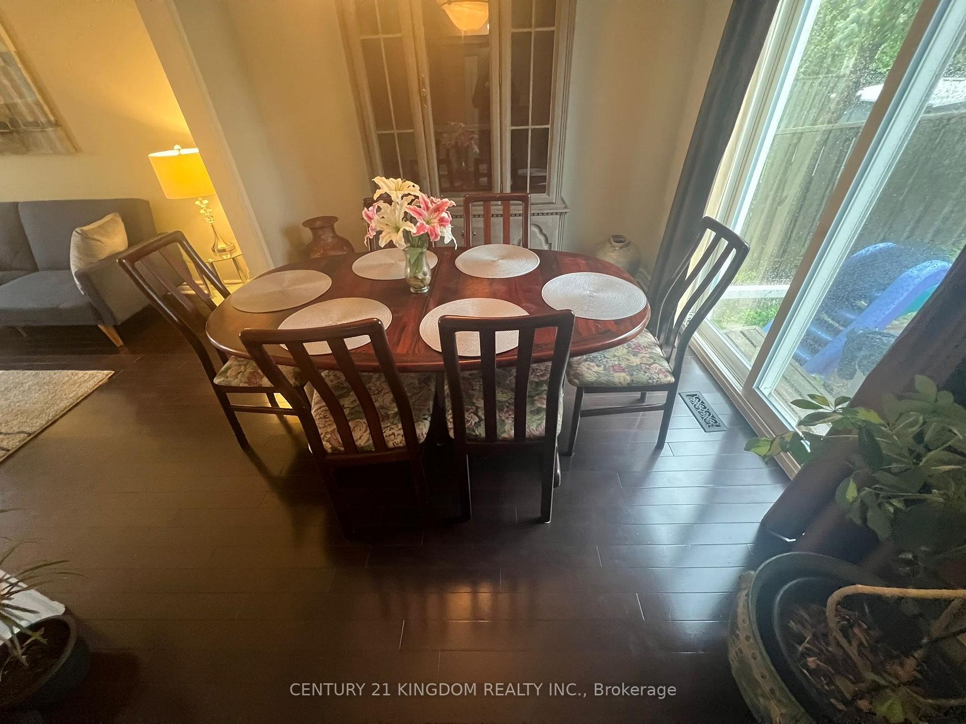 Photo 12 of 675 Foxwood Trail, Pickering, Amberlea — HOMEH