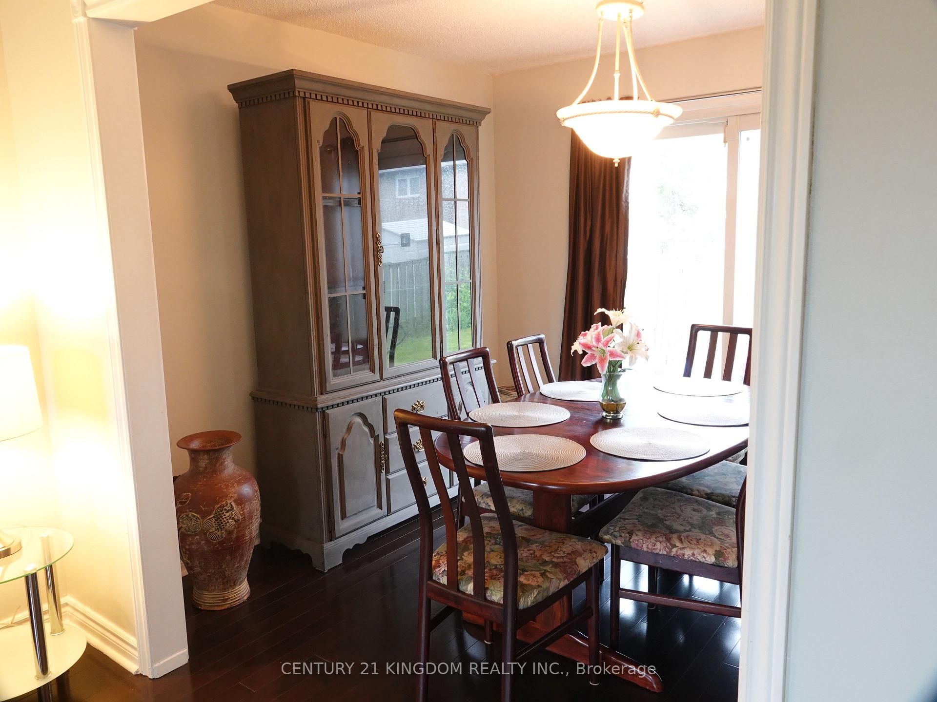 Photo 14 of 675 Foxwood Trail, Pickering, Amberlea — HOMEH