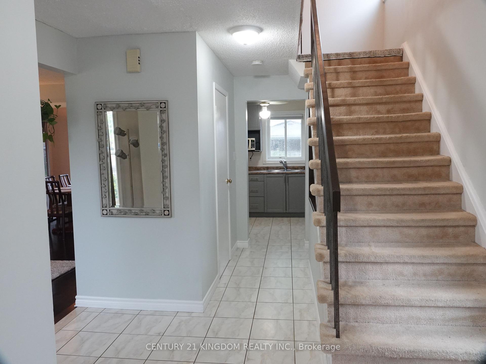 Photo 15 of 675 Foxwood Trail, Pickering, Amberlea — HOMEH