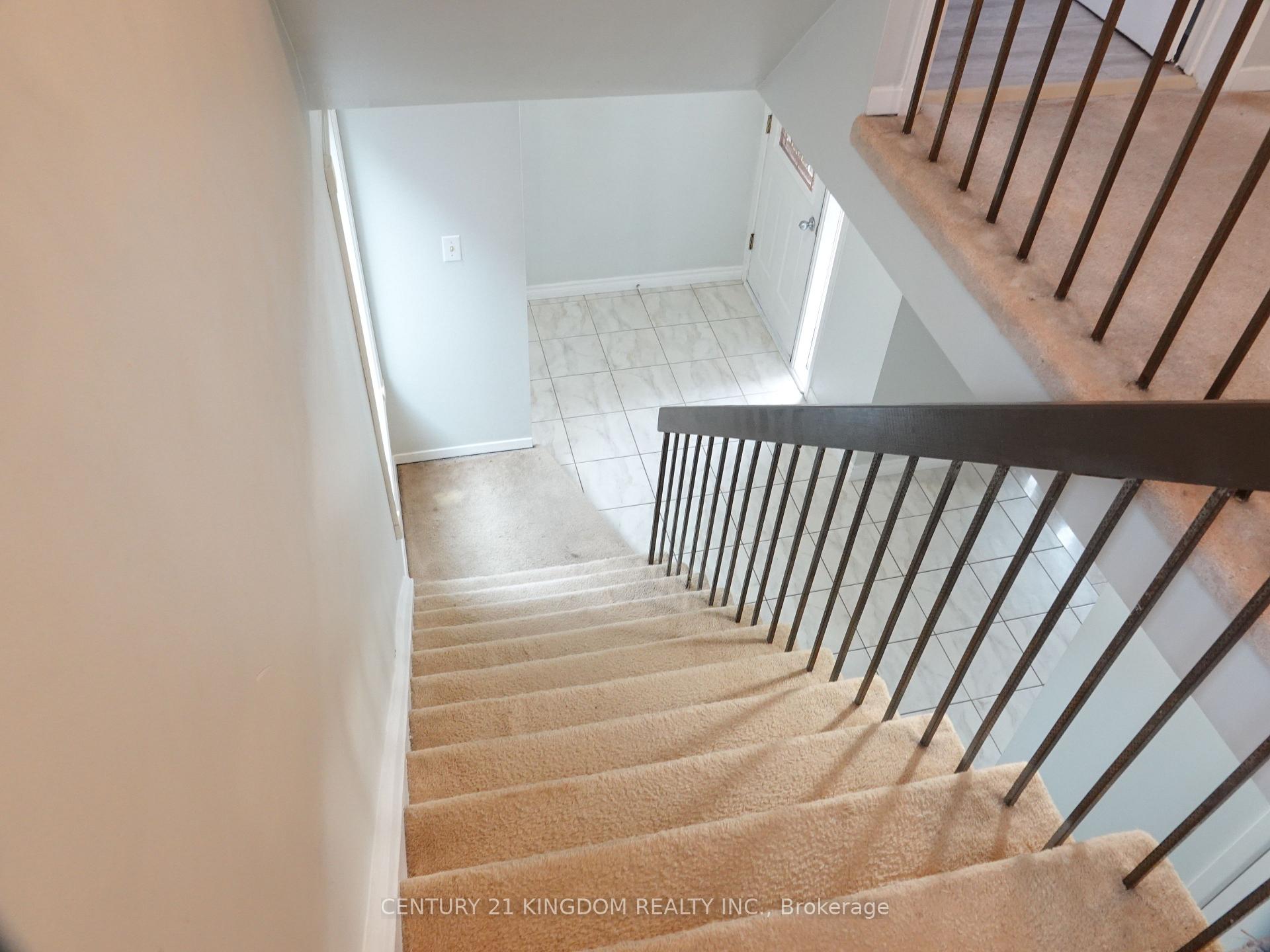 Photo 21 of 675 Foxwood Trail, Pickering, Amberlea — HOMEH