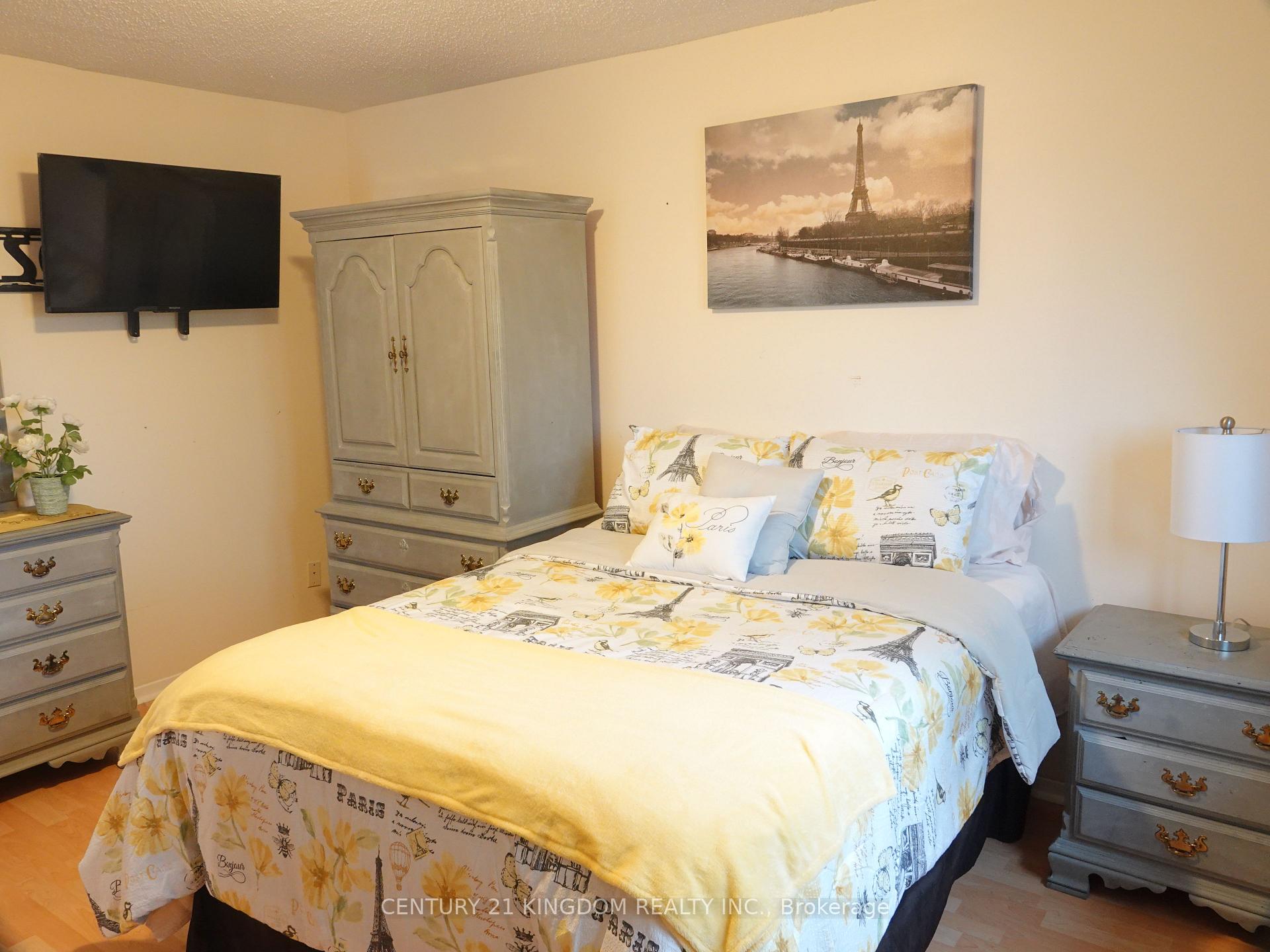 Photo 24 of 675 Foxwood Trail, Pickering, Amberlea — HOMEH