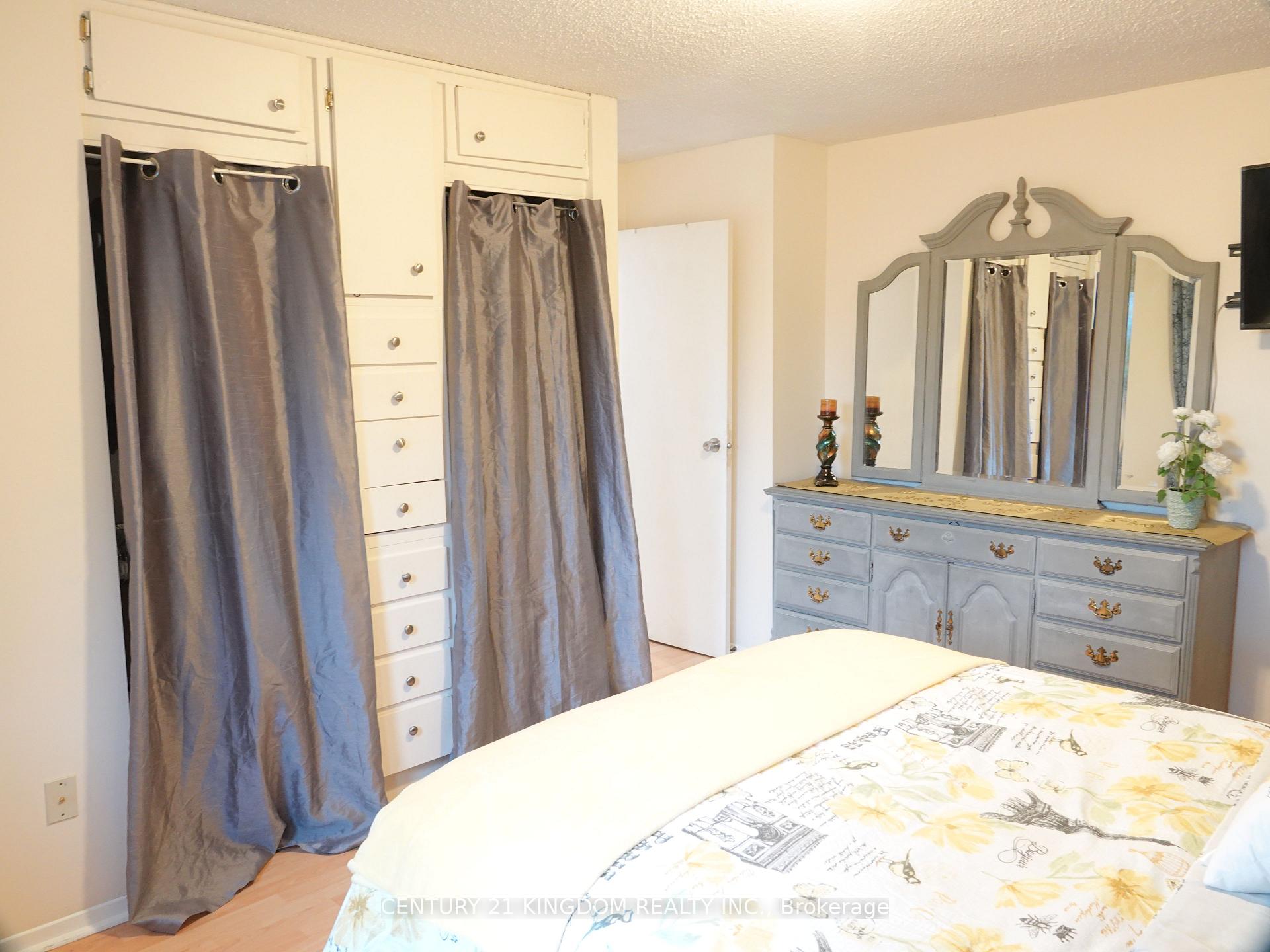 Photo 25 of 675 Foxwood Trail, Pickering, Amberlea — HOMEH